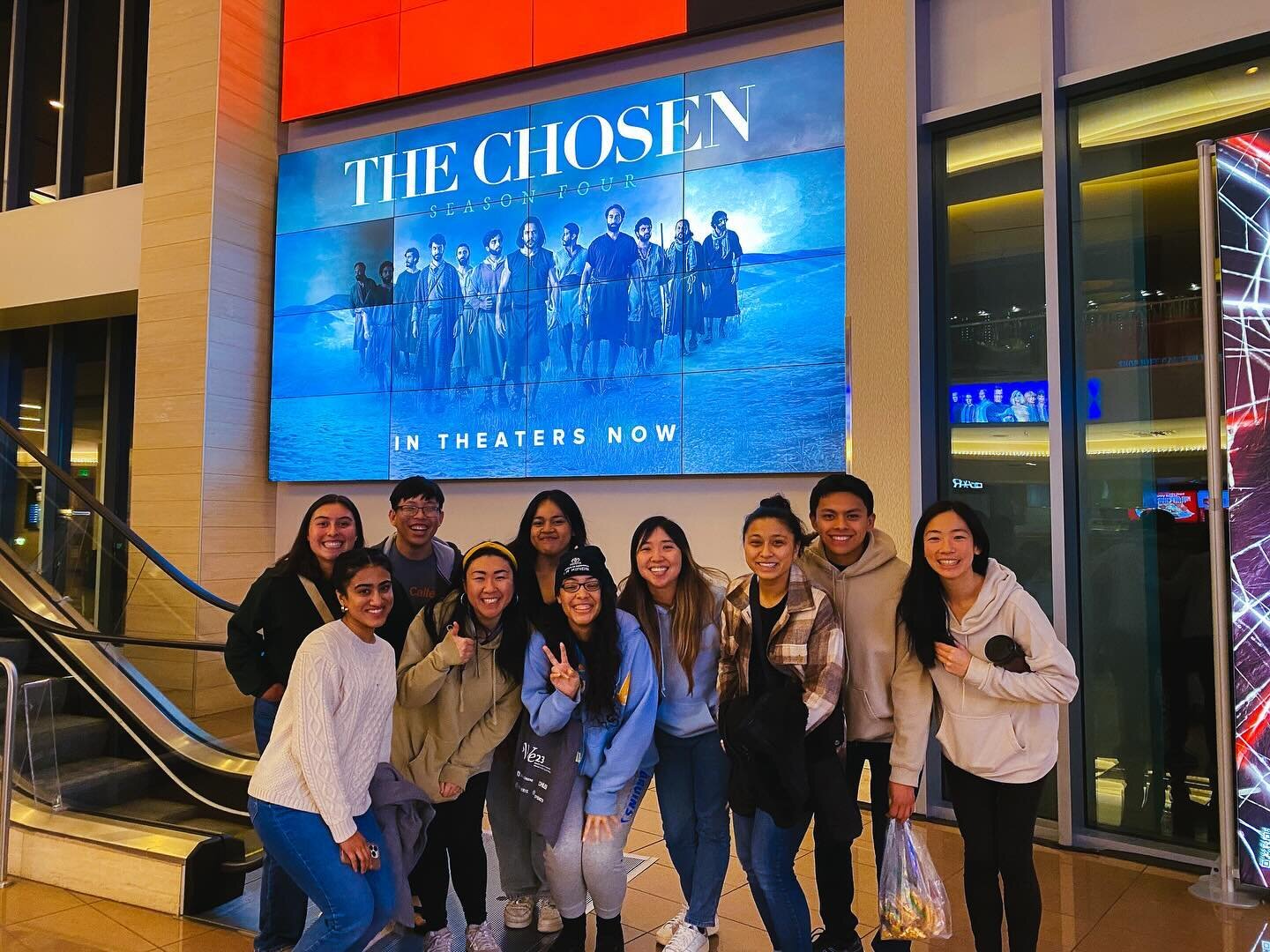 Front row seats to watch The Chosen season premiere in theaters! 🍿✨
No spoilers- but srsly, y&rsquo;all need to watch it 👀

jaw. dropping. cliff. hanger.

#theChosen #jesus #getUsedToDifferent