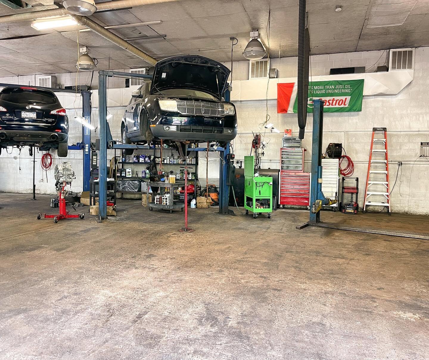 Automotive work is dirty work - there isn&rsquo;t any way to avoid it. 

Last week the team worked hard to clean the shop, give it a much needed scrub. We cleaned out, organized, and the shop feels a lot better! 

We want you to feel confident when y