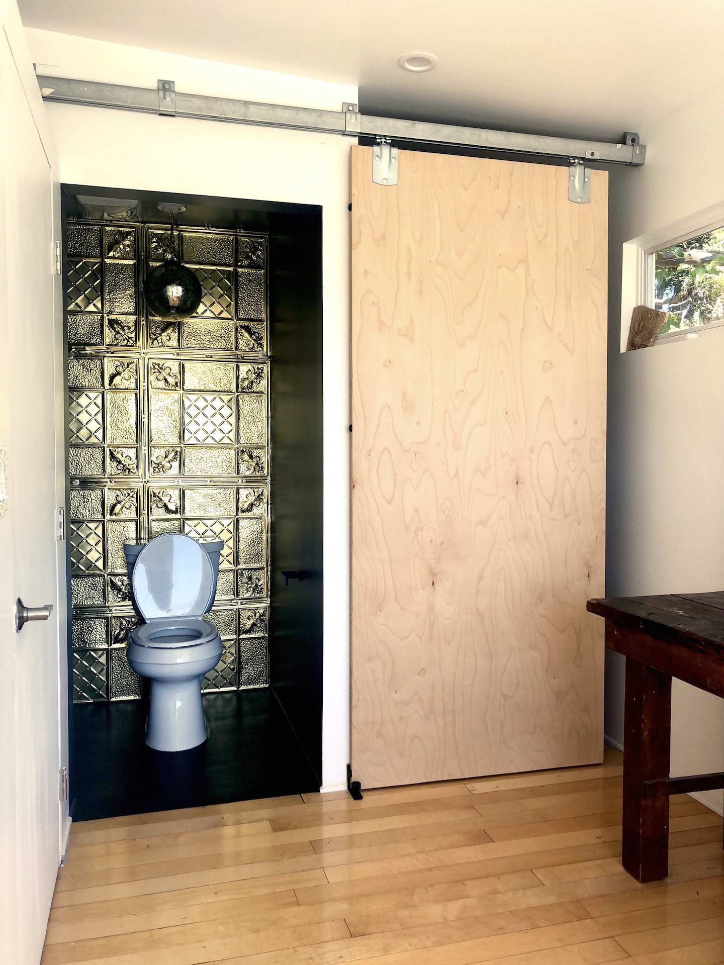 waveview_upstairs_toilet_after.jpg