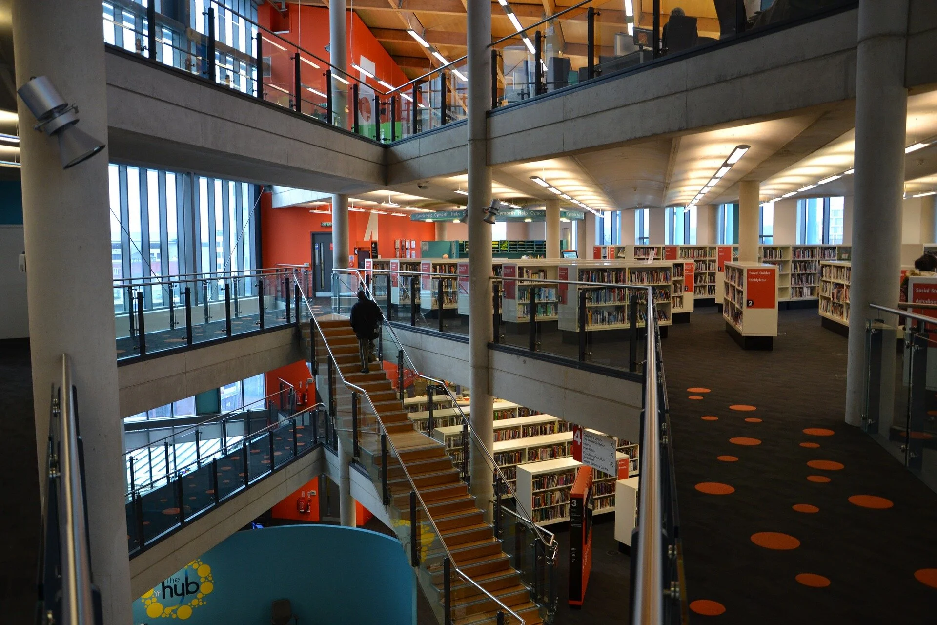 library-1132573_1920.jpg