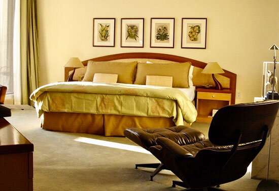 snoweissbedroom.jpg