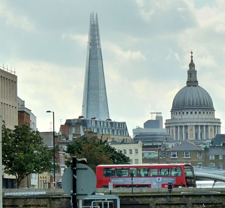 New York and her sister London