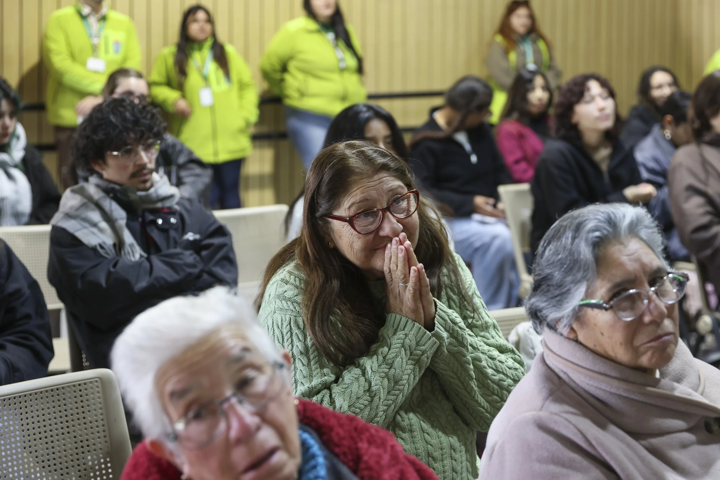 Estudiantes adaptan hogares de adultas mayores en Renca