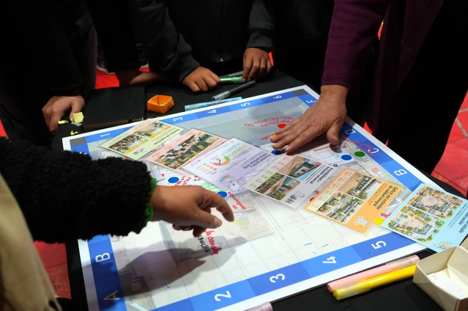 Puentes participa en el diseño de metodologías participativas para la infraestructura del SLEP de Santiago Centro