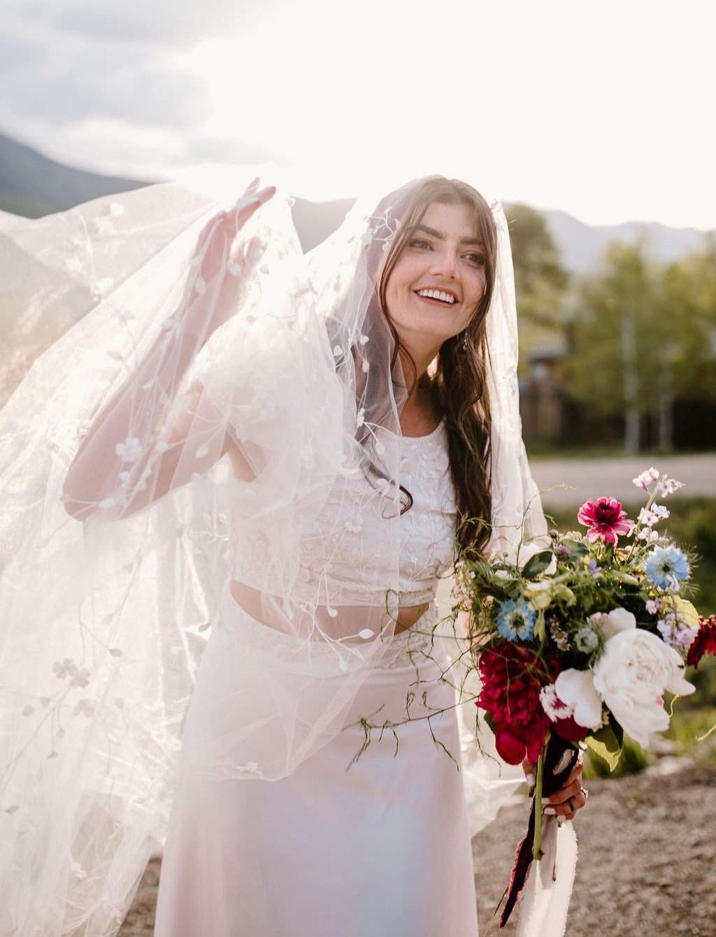 colorado locally grown wedding flowers, paonia, western slope of colorado, dew lily farm, photo by evie joy photography.jpg