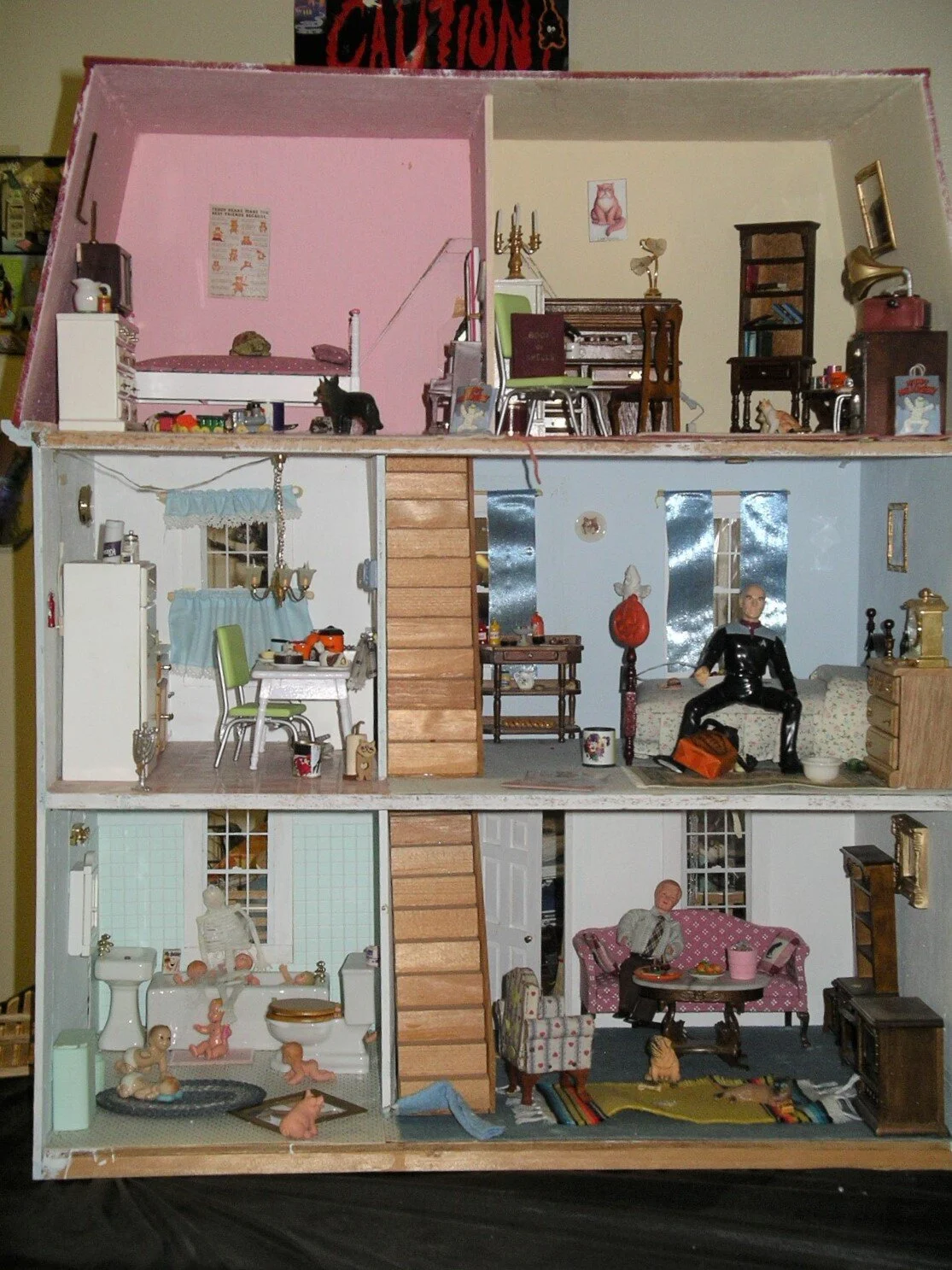 doll house (2).JPG