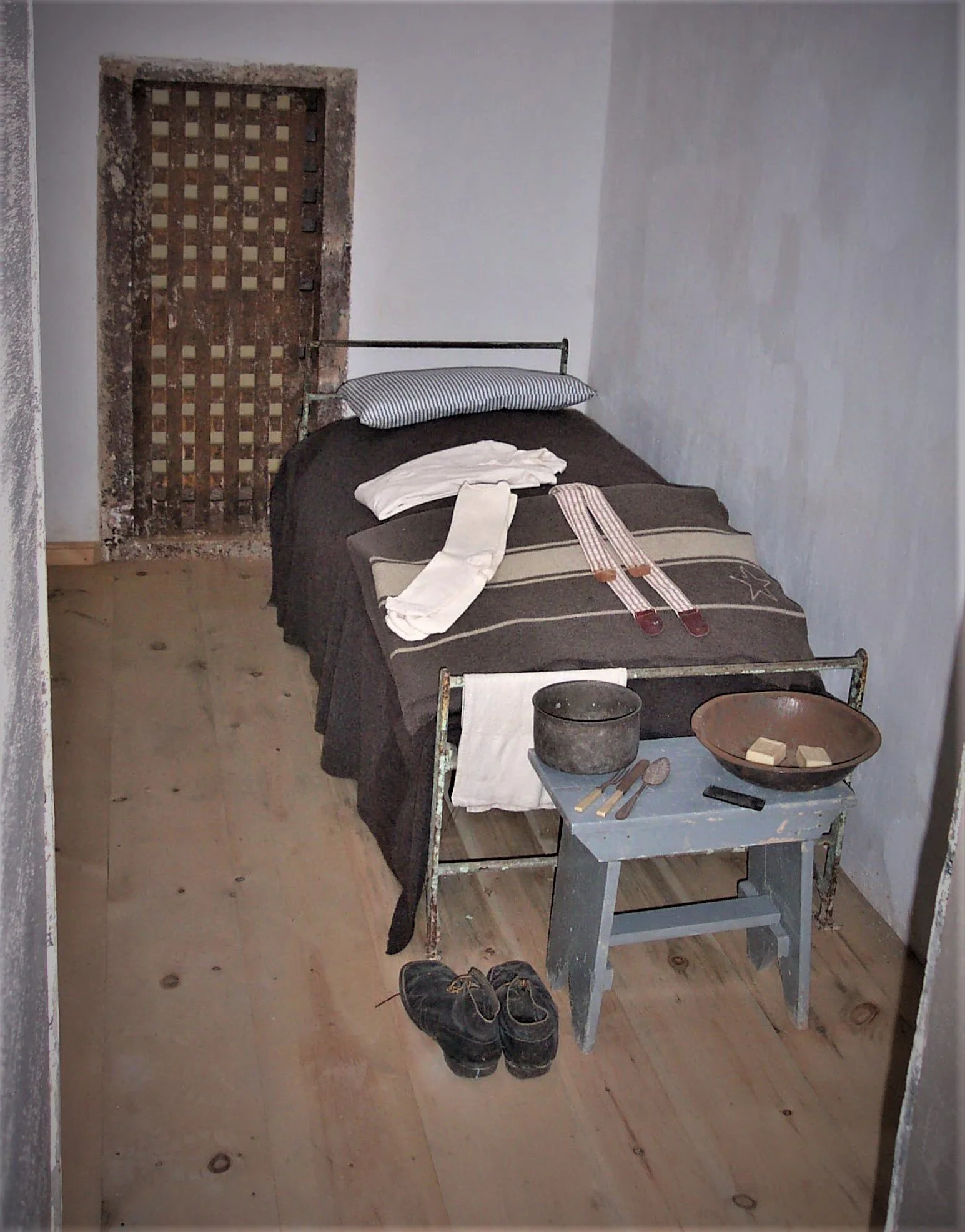 best cell block bed and table.jpg