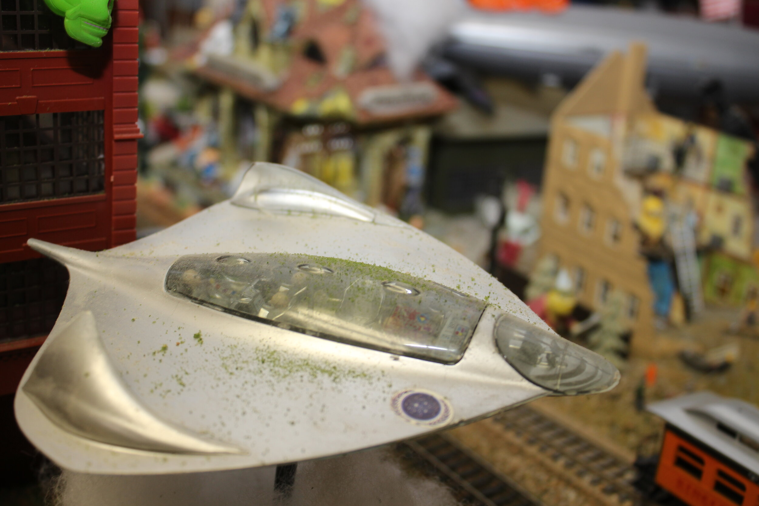 space ship alien.JPG