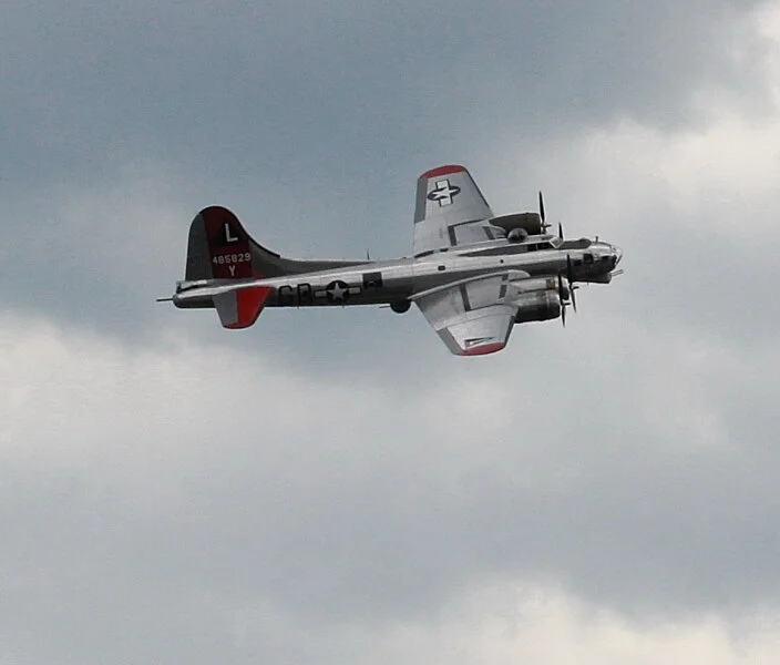 air show b-17