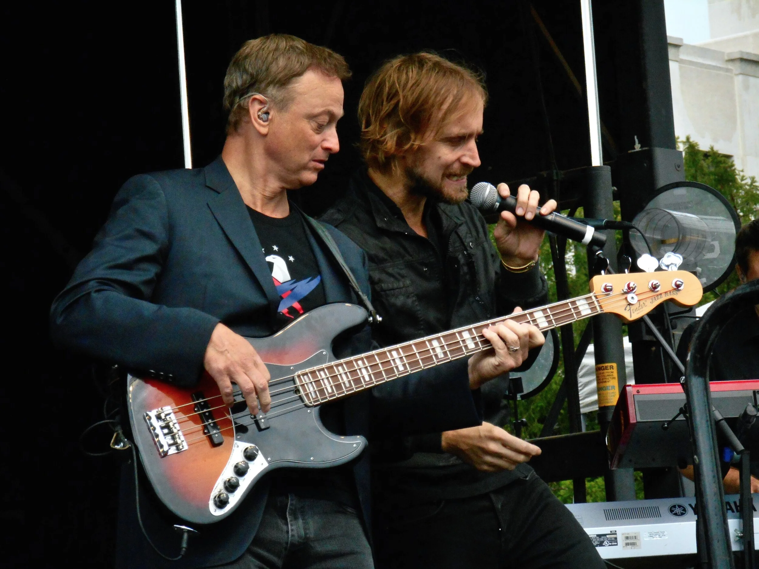 Gary Senise concert at Walter Reed-USO