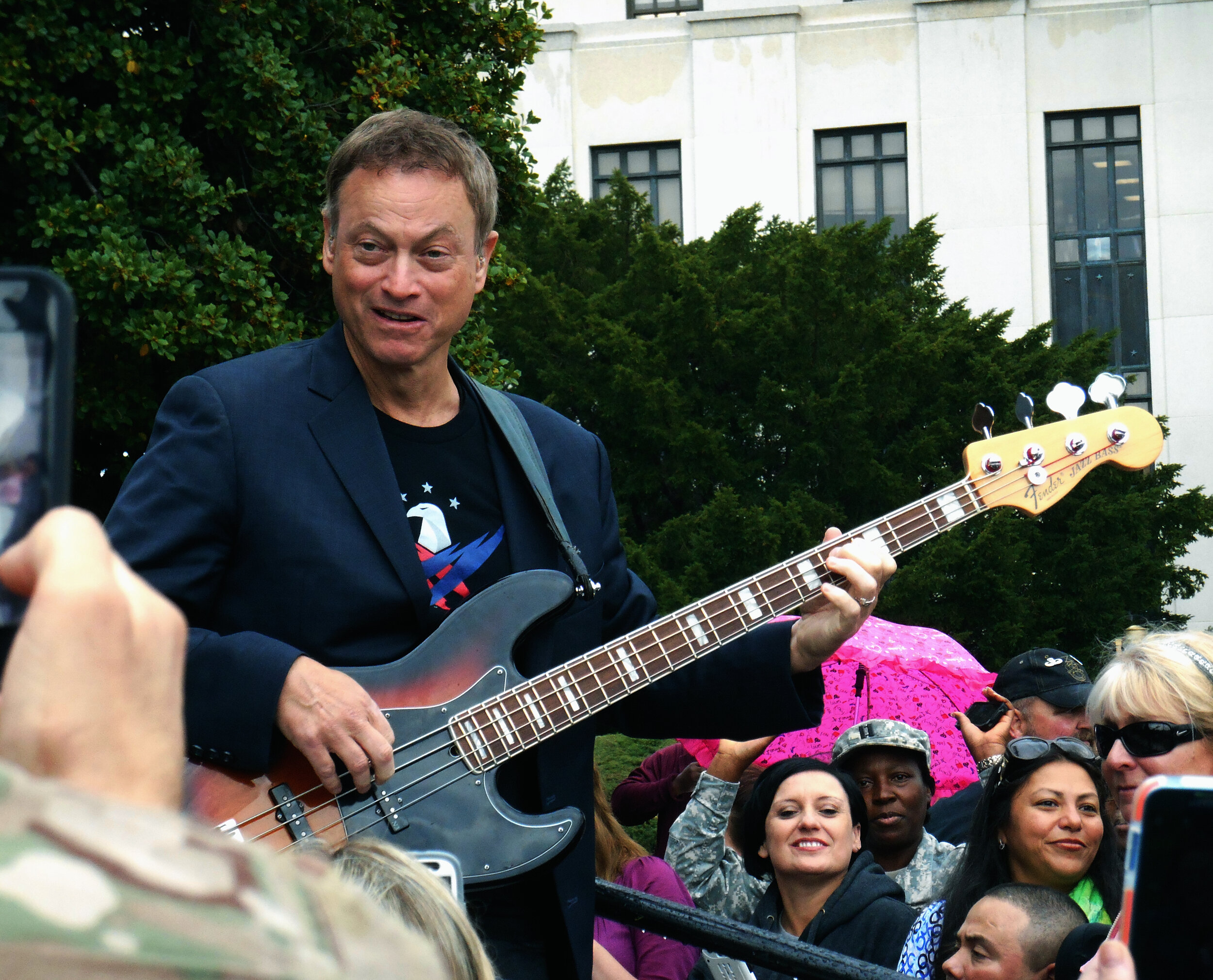 Gary Senise at USO-Bethesda