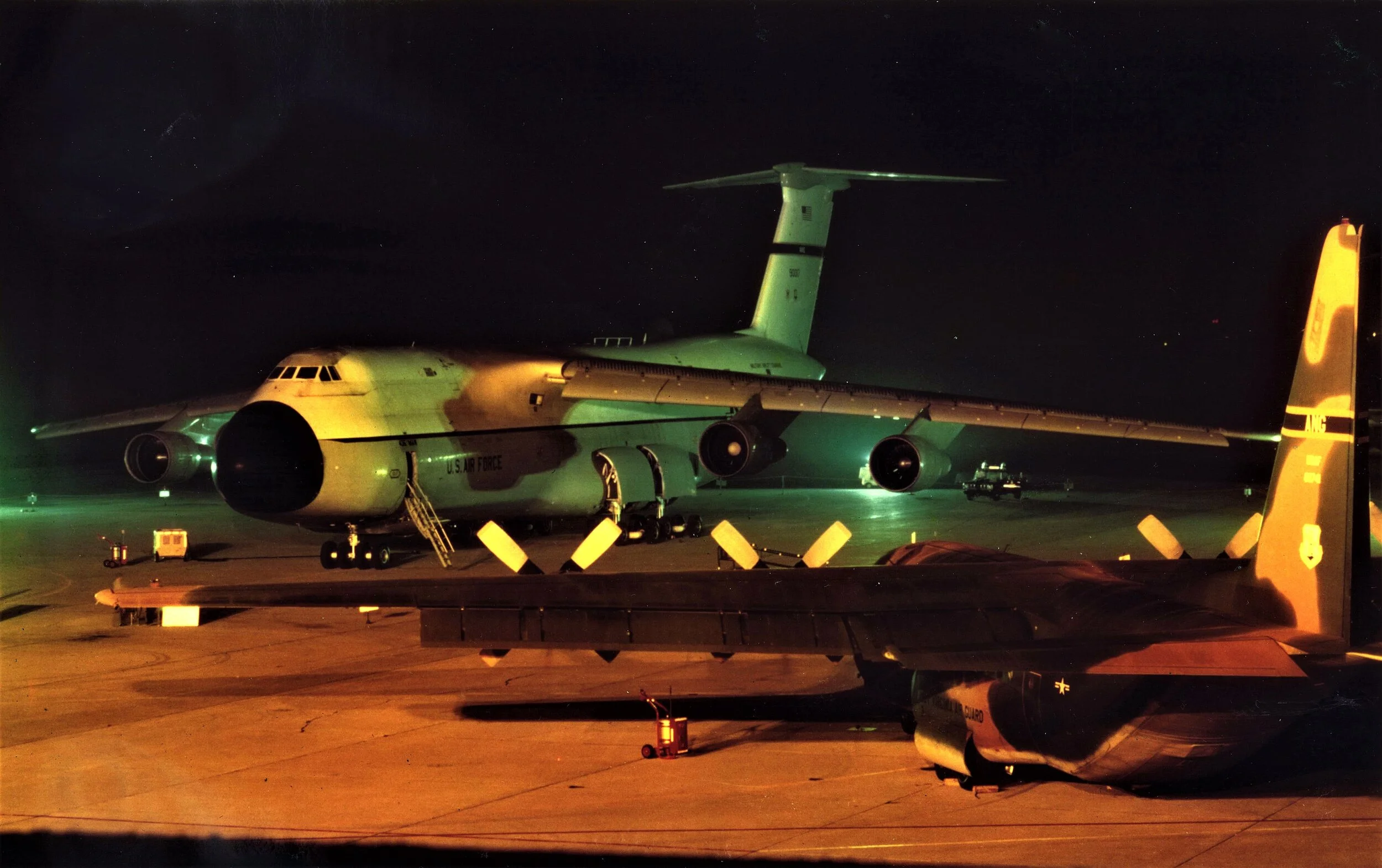 Night photo flight line