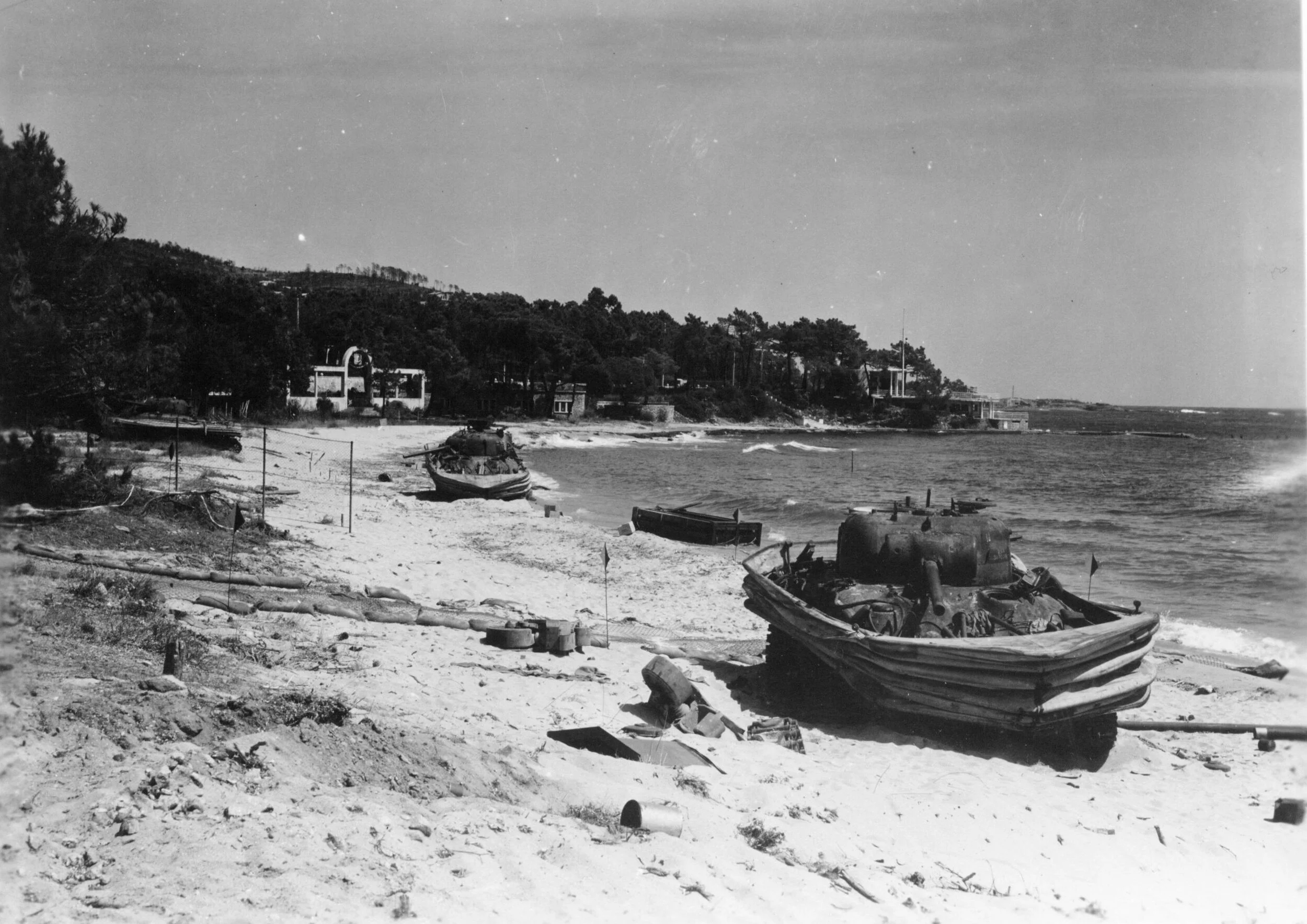 DD tanks by Col Herndon