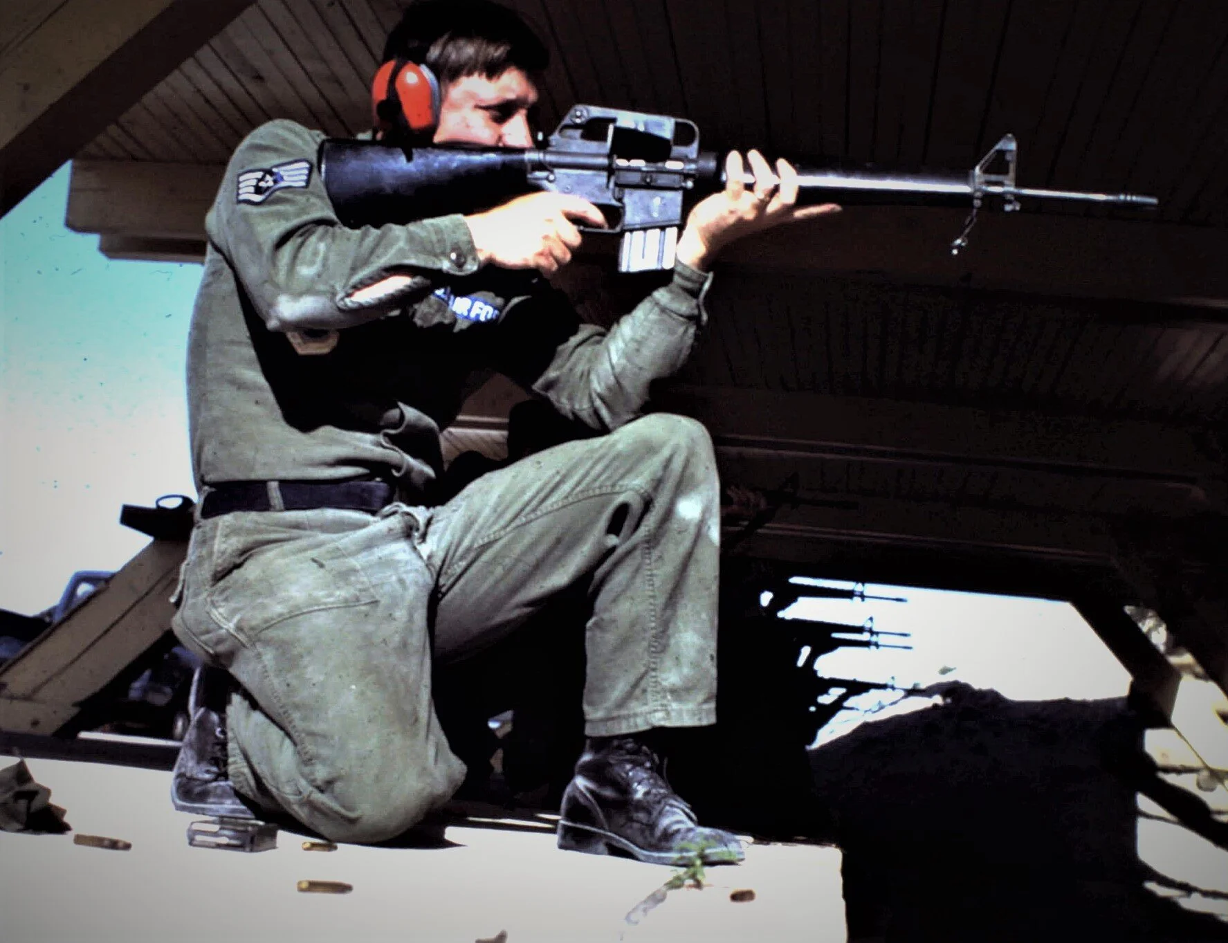 firing m-16