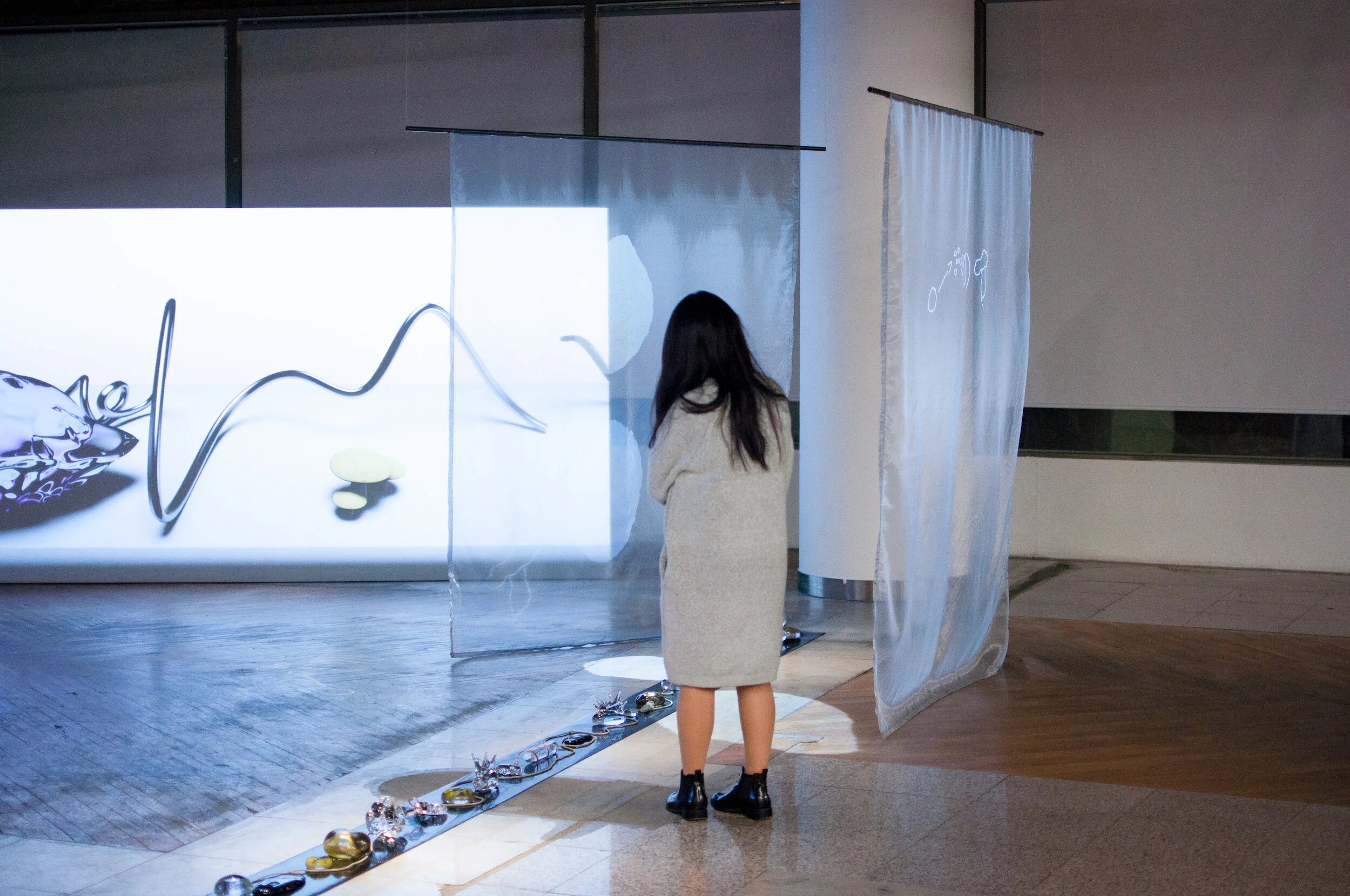  Edge Effects: Active Earth. Tuomas A. Laitinen, “Liminal Cluster”, video installation, glass, rubber, rope, and other materials, 2017. Photo: Jeonje Kim. 