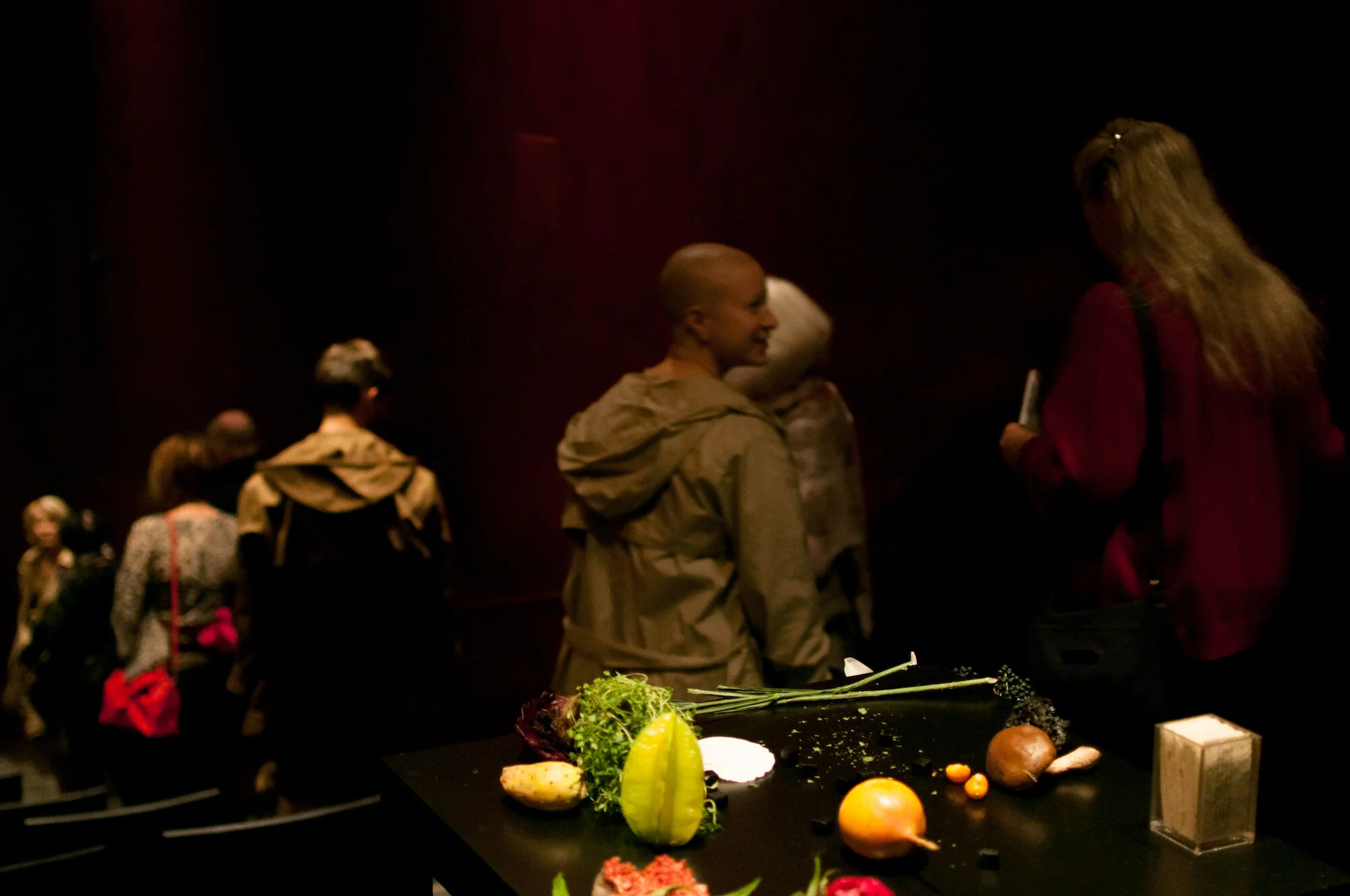Deep Time Séance 2: Contamination. Choreography and scenography by Laura Jantunen