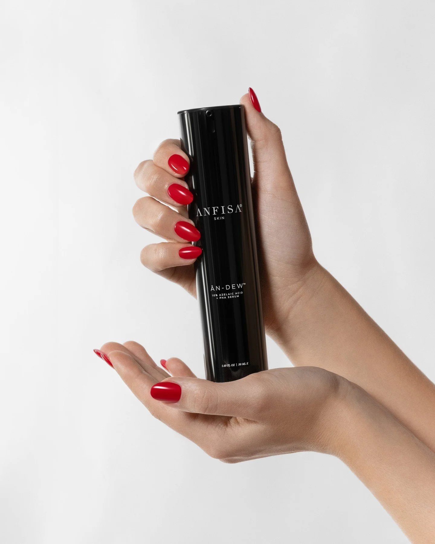 ACNE AWARD-WINNING. CULT-FAVORITE.⁠
⁠
Everything your skin actually needs. An client favorite, as well as a daily favorite in my own routine...An-Dew is an award-winning, comprehensive brightening serum that acts like a reset button for your skin. Az