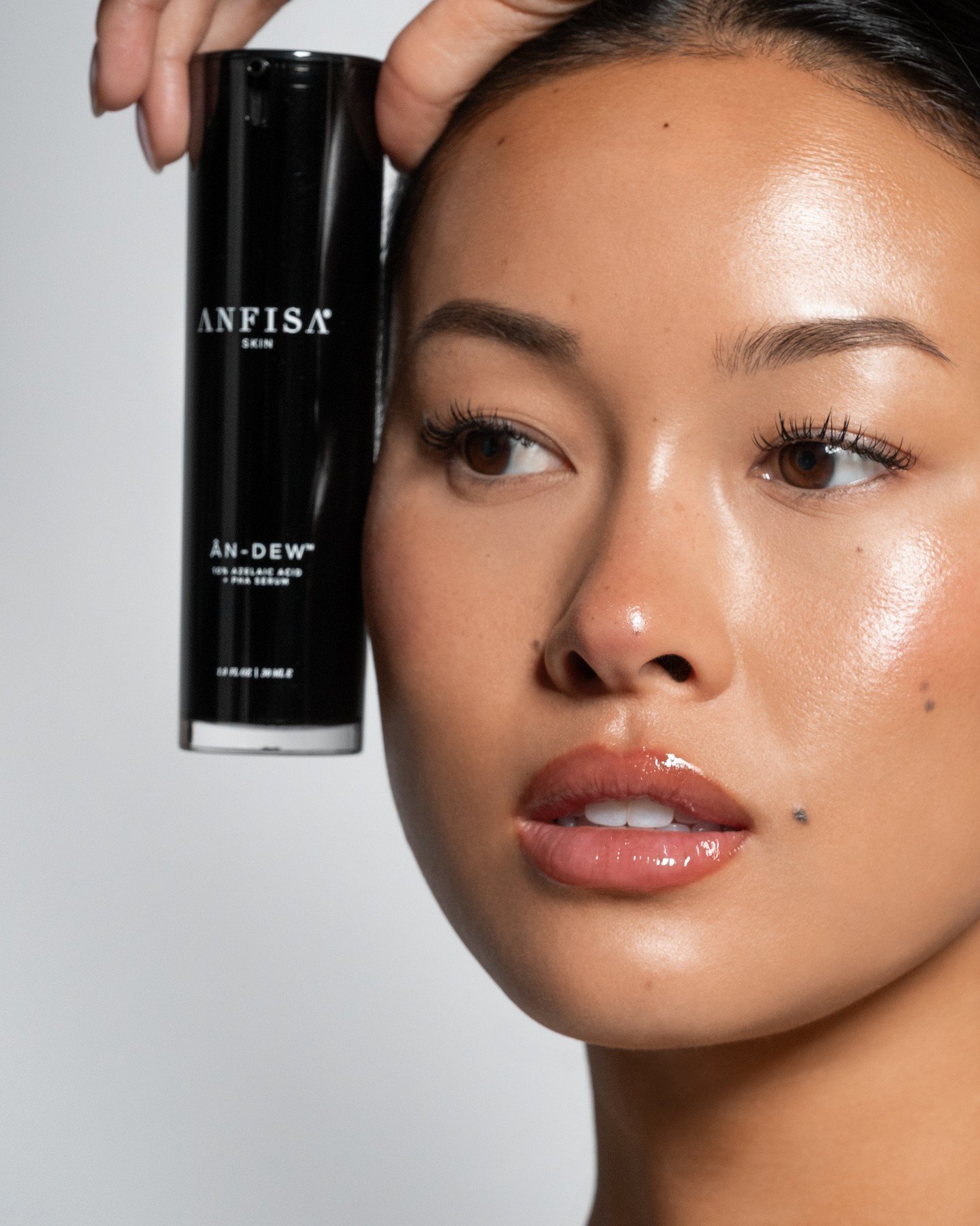 We are all in LOOOVE with Anfia's gently resurfacing An-Dew serum. IYKYK Such a gentle, simple way to keep acne at bay, smooth out texture and even tone, lift pigmentation, and keep skin radiant every day.⁠
⁠
A cult classic around here and in my own 