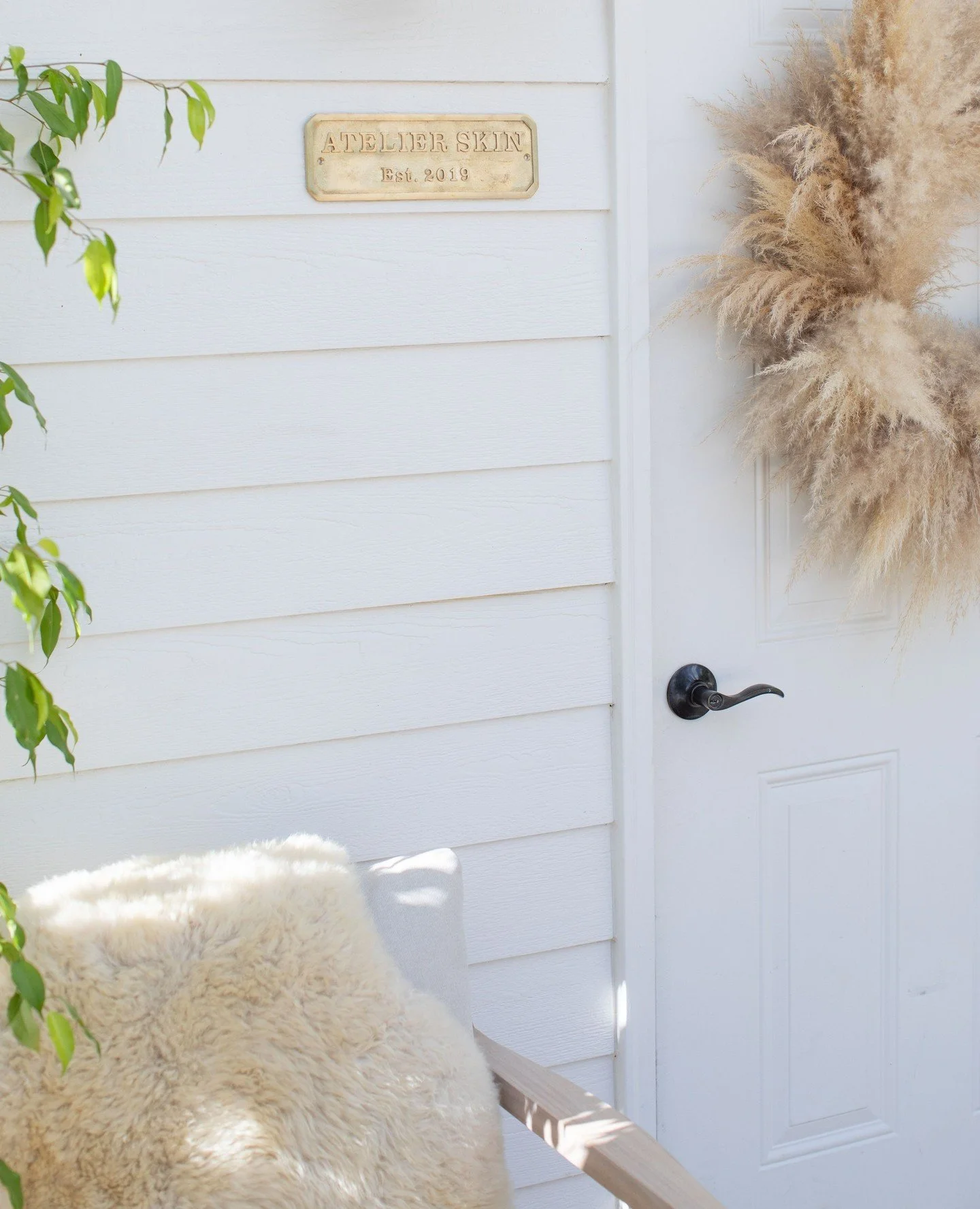 Looooving having the salon window open, the fountain tinkling, and these fresh breezes blowing through. What a beautiful season...one that I'm so grateful for.⁠
⁠
Do you know what else I'm grateful for? YOU⁠
⁠
Have you heard about my kick-off to summ