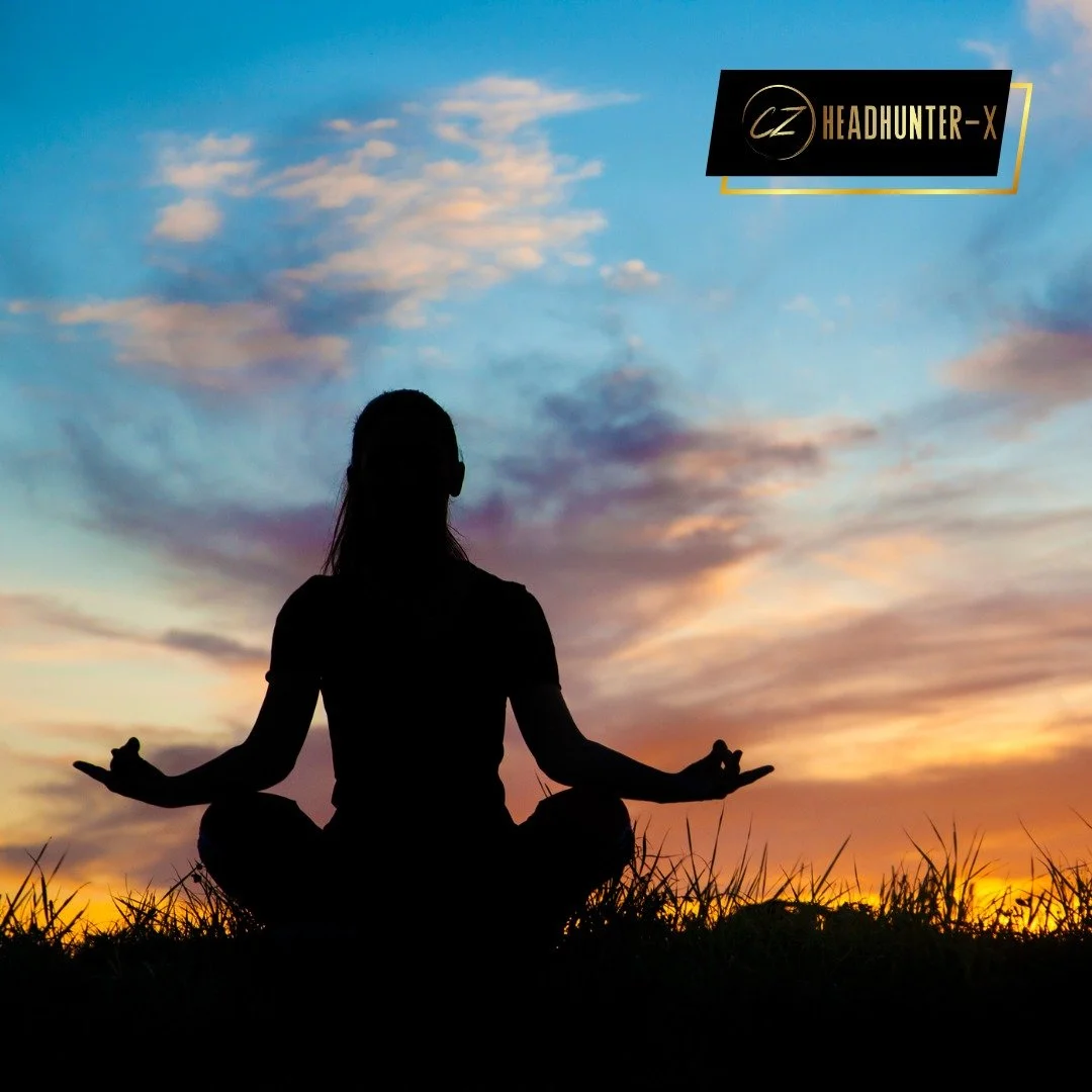 Ser l&iacute;der tambi&eacute;n implica aprender a detenerse.

🌿 En medio de juntas, indicadores, decisiones urgentes y expectativas constantes, pocas veces se habla de algo esencial: el espacio para pensar, respirar y reconectar con la claridad.

D