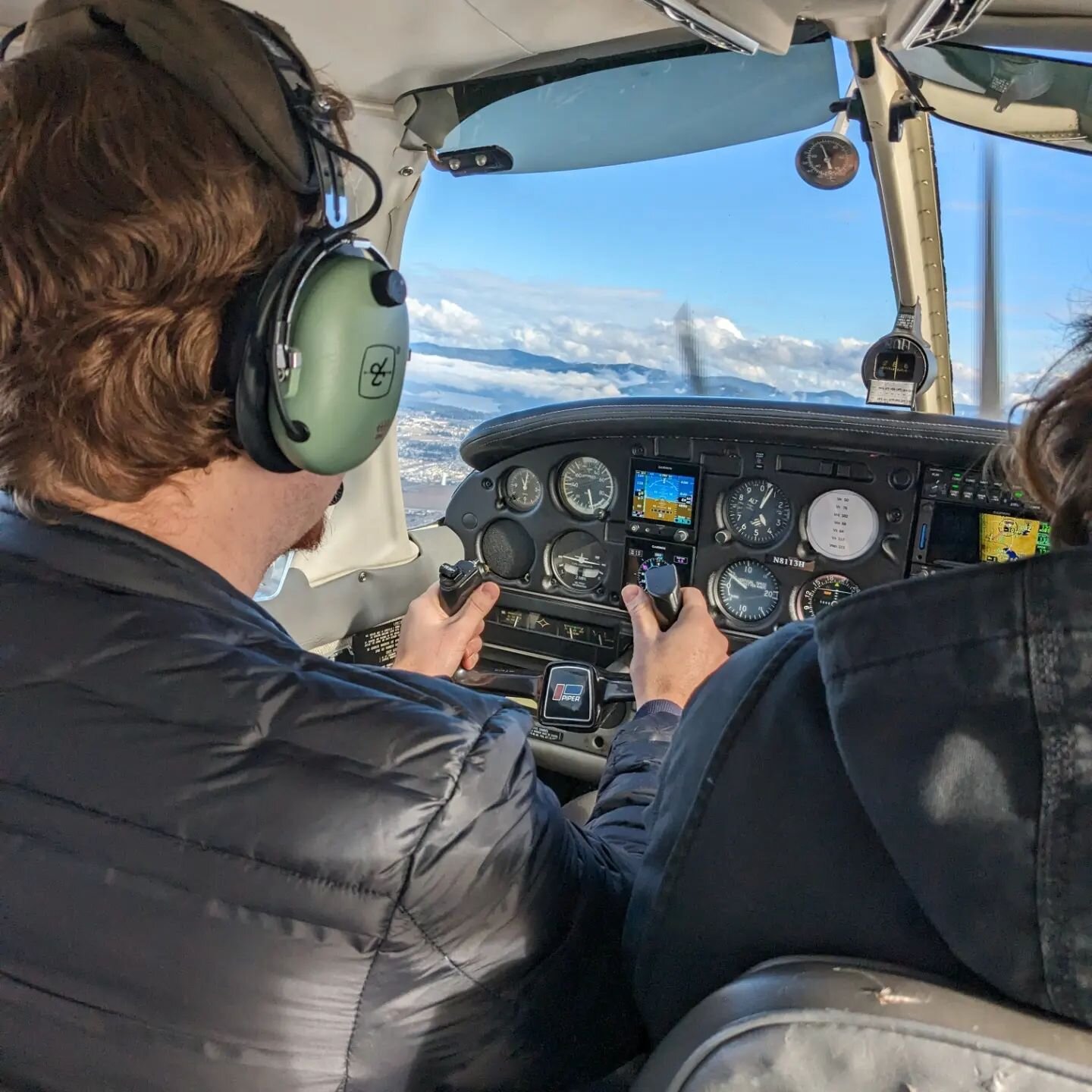 I got my husband an introductory flight to a local aviation school for Christmas. The weather was finally good enough to go up...and he didn't crash us! 🛩️❄️🗻