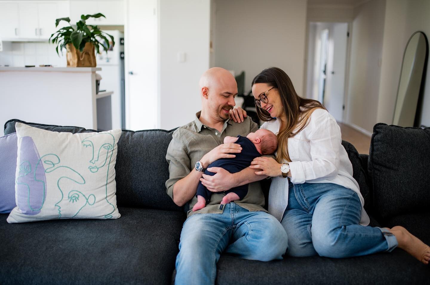 Those fresh Newborn feels 🤍
.
.
.
#adelaidefamilyphotographer #barossafamilyphotographer #photography #photographer #sa #southaustralia #newbornphotography #baby #newborn #newbornphotos #barossanewbornphotographer #melbournefamilyphotographer #mater