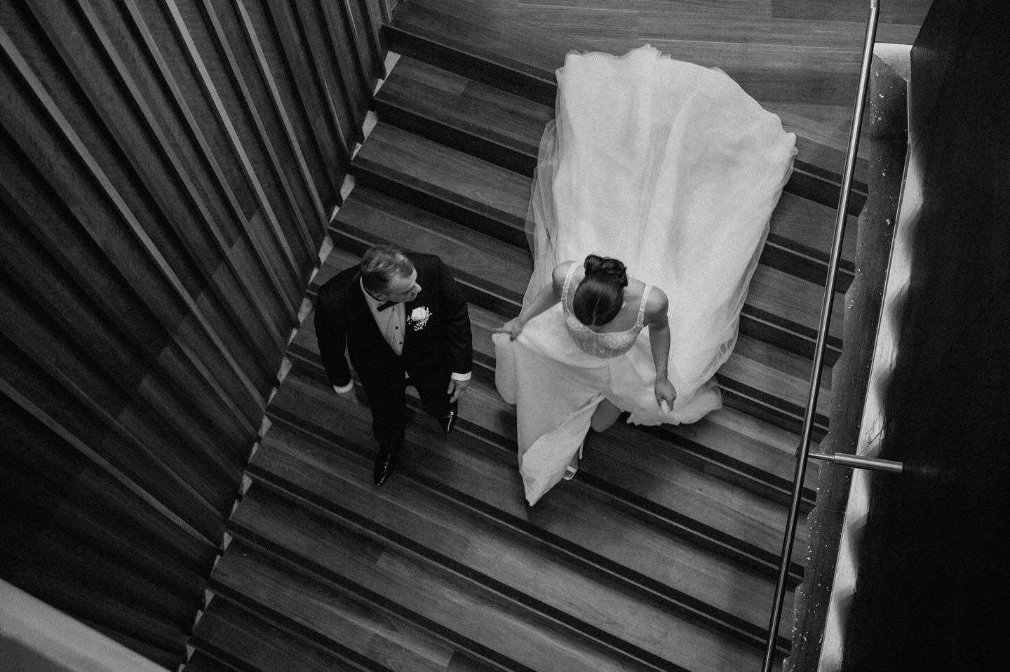 Love a black and white moment 🤍

#adelaideweddingphotographer #weddings #sawedding #photographer #photography