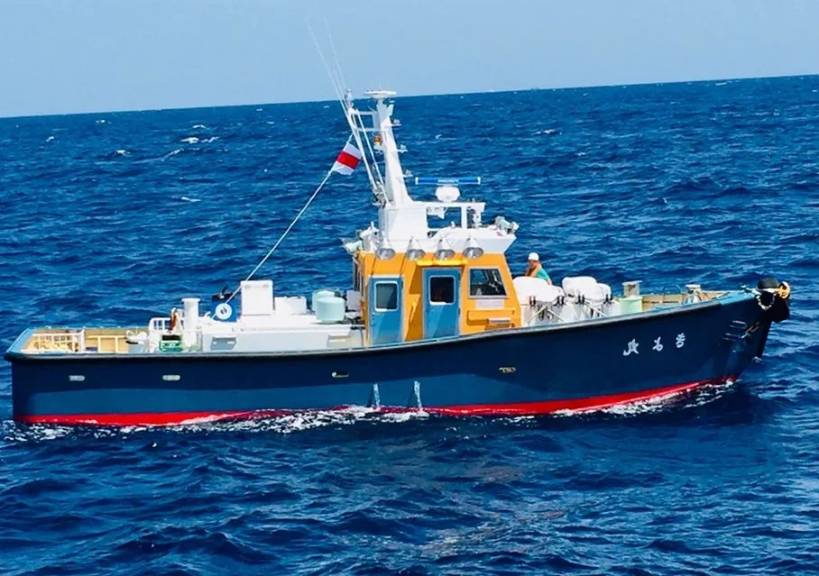   伝馬船：きよ丸 (14t)   操業中の漁獲補助のための船 