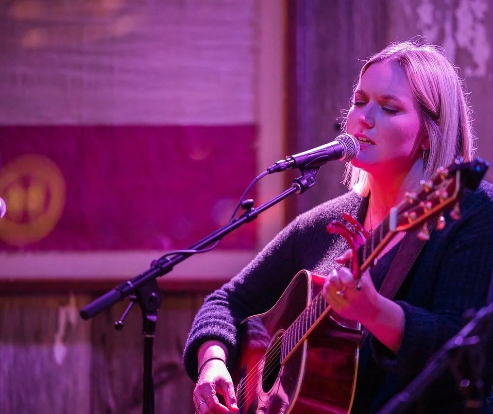 I&rsquo;ll be singin some songs today at the @gruenegrove 3-6pm! Come hang out with me 🖤

📸 @tedparkerjrphotography