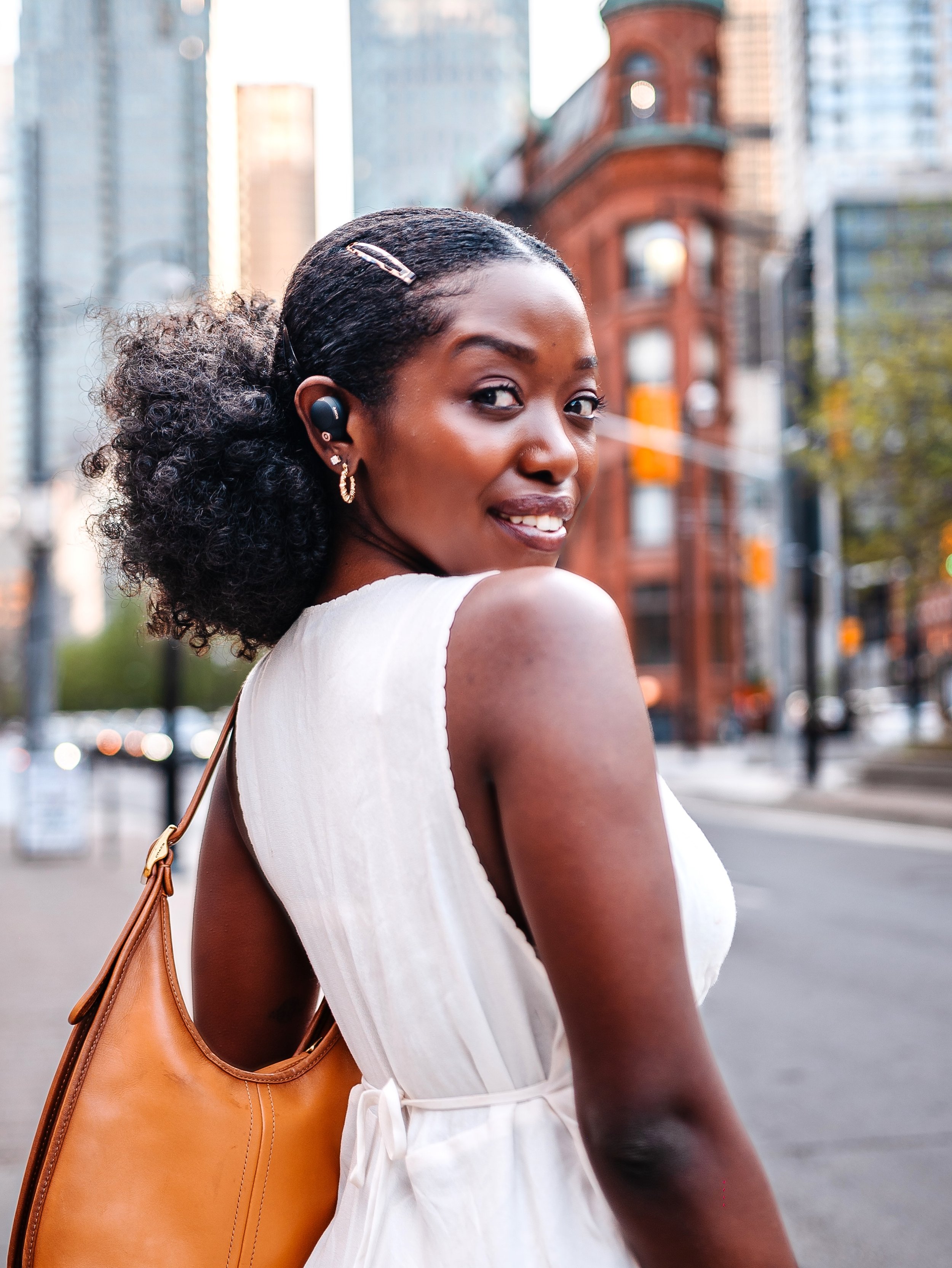 We had fun shooting these @sonyelectronics earbuds with @janvieremukama 

Creative produced by @mamicmedia 
Photography: @michaelmamic 
Talent: @janvieremukama 
_
For all business inquiries,
Hello@mamic.media
To see more of our work visit www.mamic.m