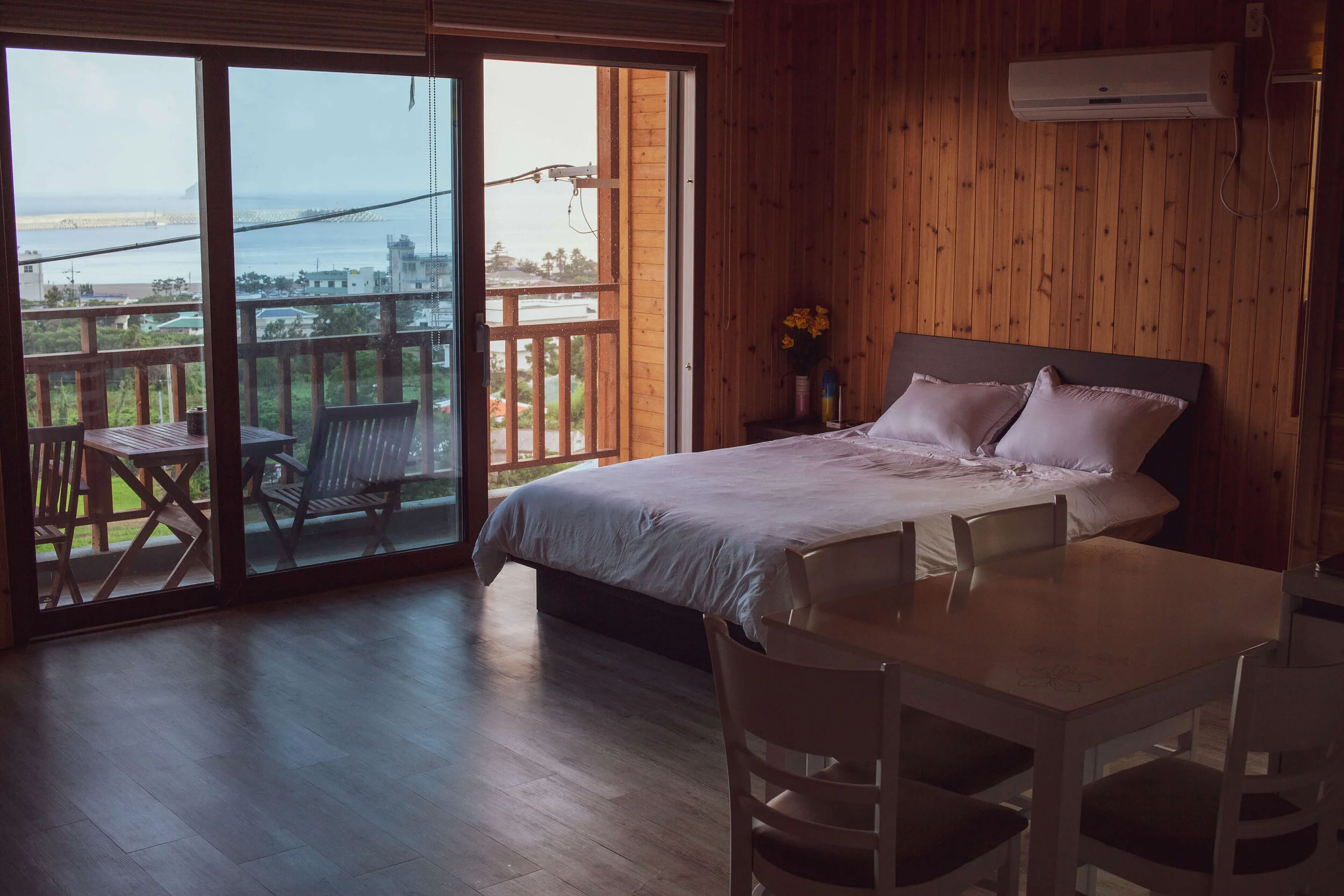 The 12 Types of Korean Hotels Explained Korean Rooftop