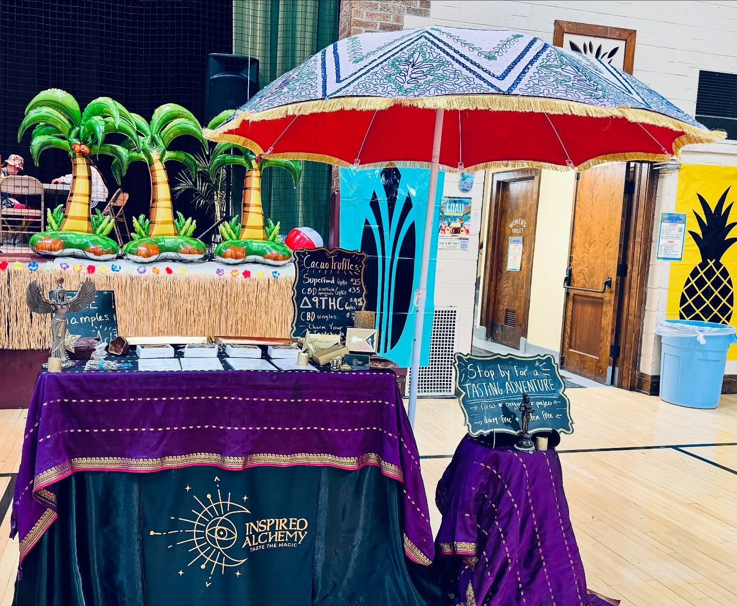 Hawaiin Vibes in Cedarburg today @cedarburgfest winter market!  Come warm yourself up and indulge all of your  senses with some Inspired Alchemy ENHANCED CACAO TRUFFLES.  Yum to the yum!  #cacao #truffles #chocolate #superfoods #tastethemagic #inspir