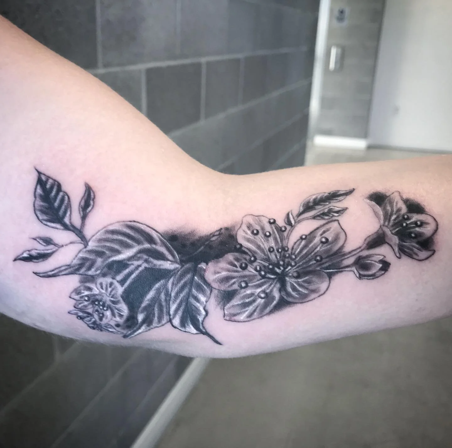 Some cherry blossoms 🌸 for Megan! For info DM 👉🏻@starchildtattoo or text her at 8013896983 .
.
.
.
.
.
.
Using nothing but the best
 @tattooloverscare
@silverbackink 
@divincineedles
.
.
.
.
#outerdarknessstudio #slc #801 #ladytattooer #tattoo #ta