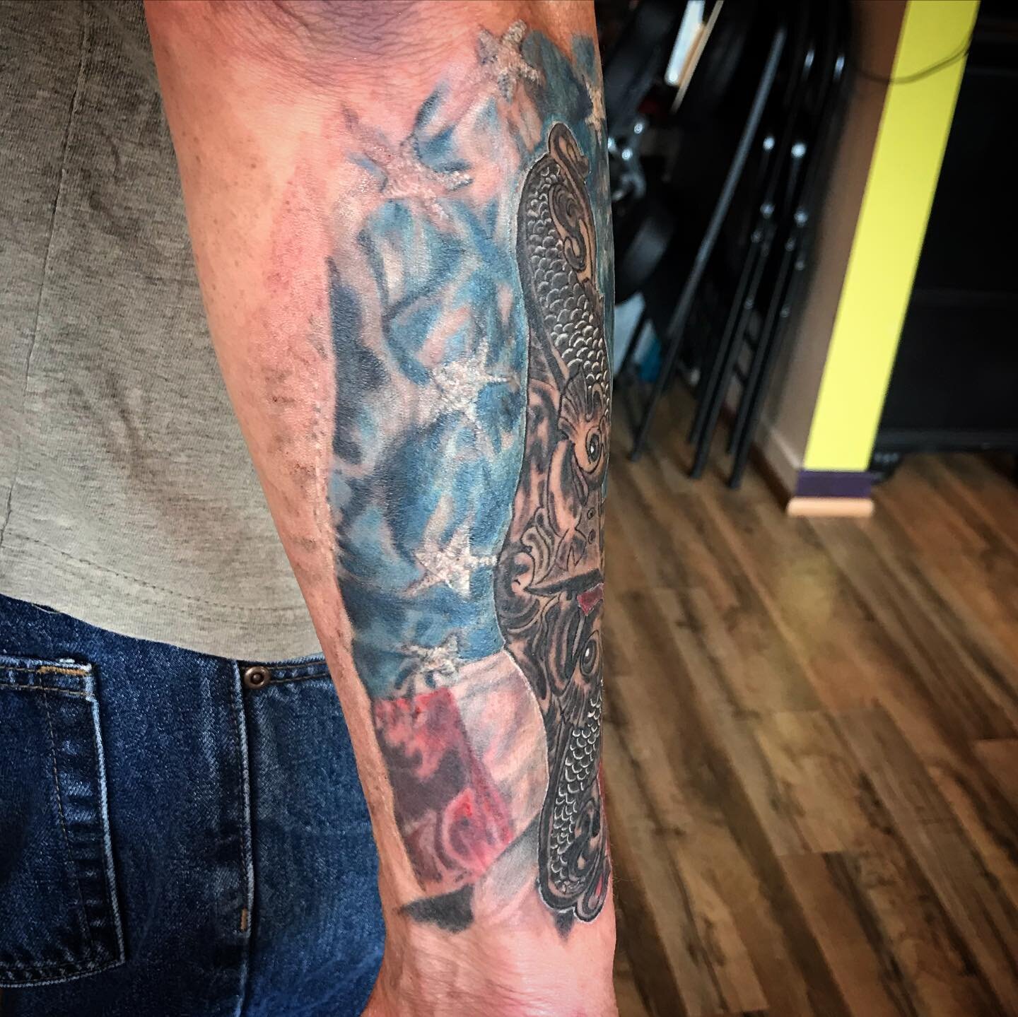 Got a chance to tattoo someone awesome 👏 and do a navy inspired tattoo with a flag. Happy we did color. For info DM 👉🏻@starchildtattoo or text her at 8013896983 .
.
.
.
.
.
.
Using nothing but the best
 @tattooloverscare
@eternalink 
@divincineedl