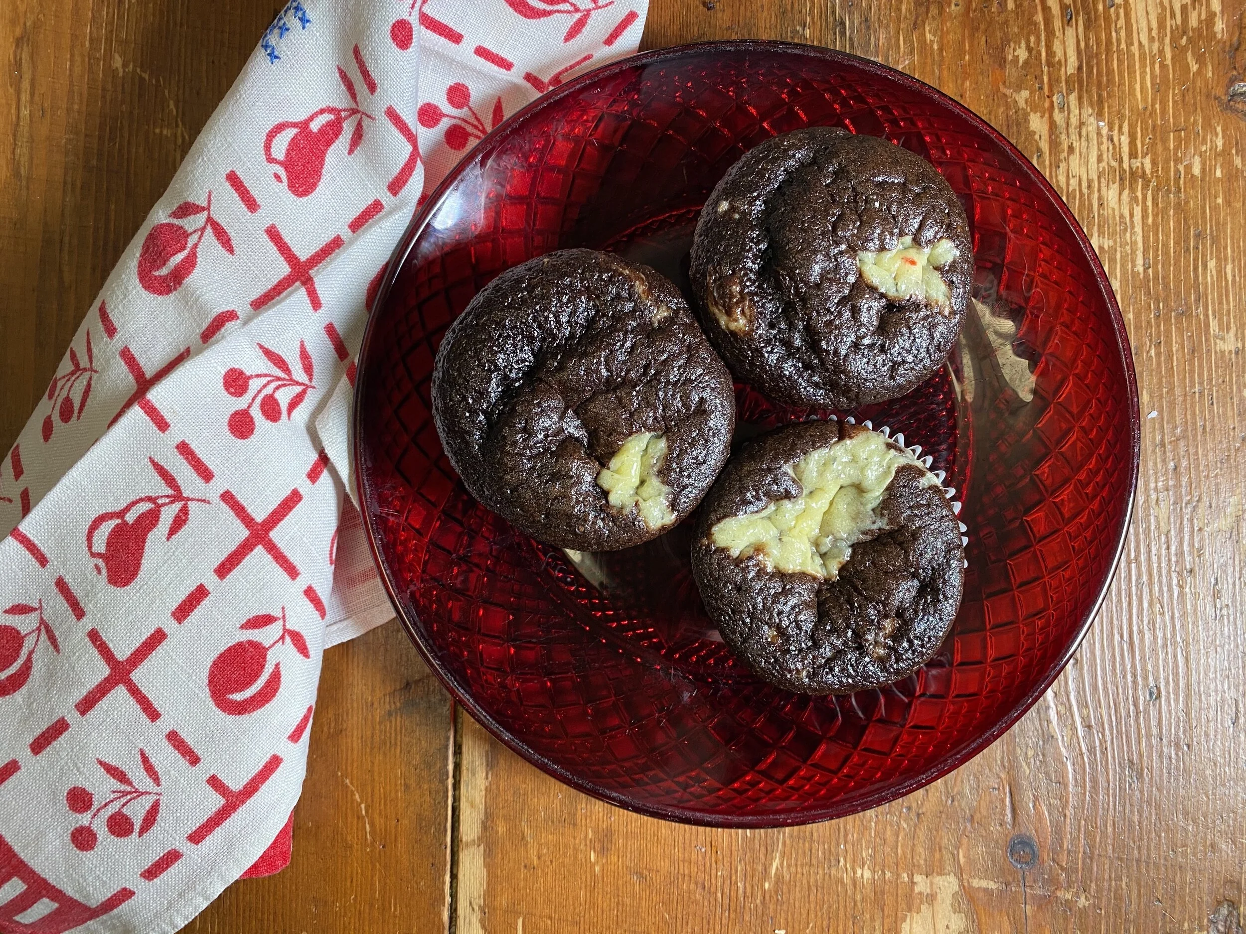 Chocolate Cupcakes with Cream Cheese Filling