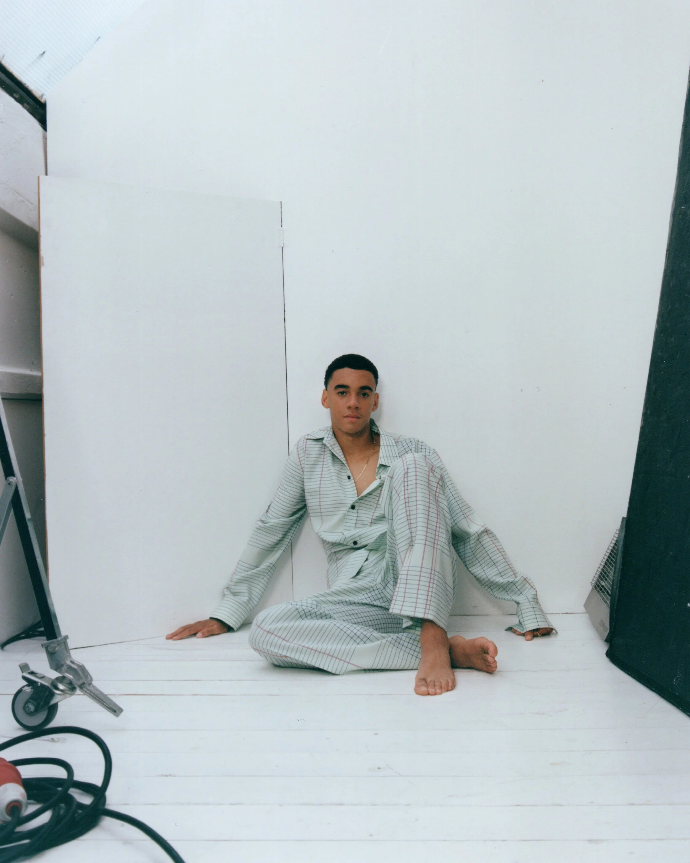 671bc2b7a92dde40ce0f5f6d_VERSUS_SHOOTS_JAMAL_IG_VERSUS EDITORIAL4.jpg