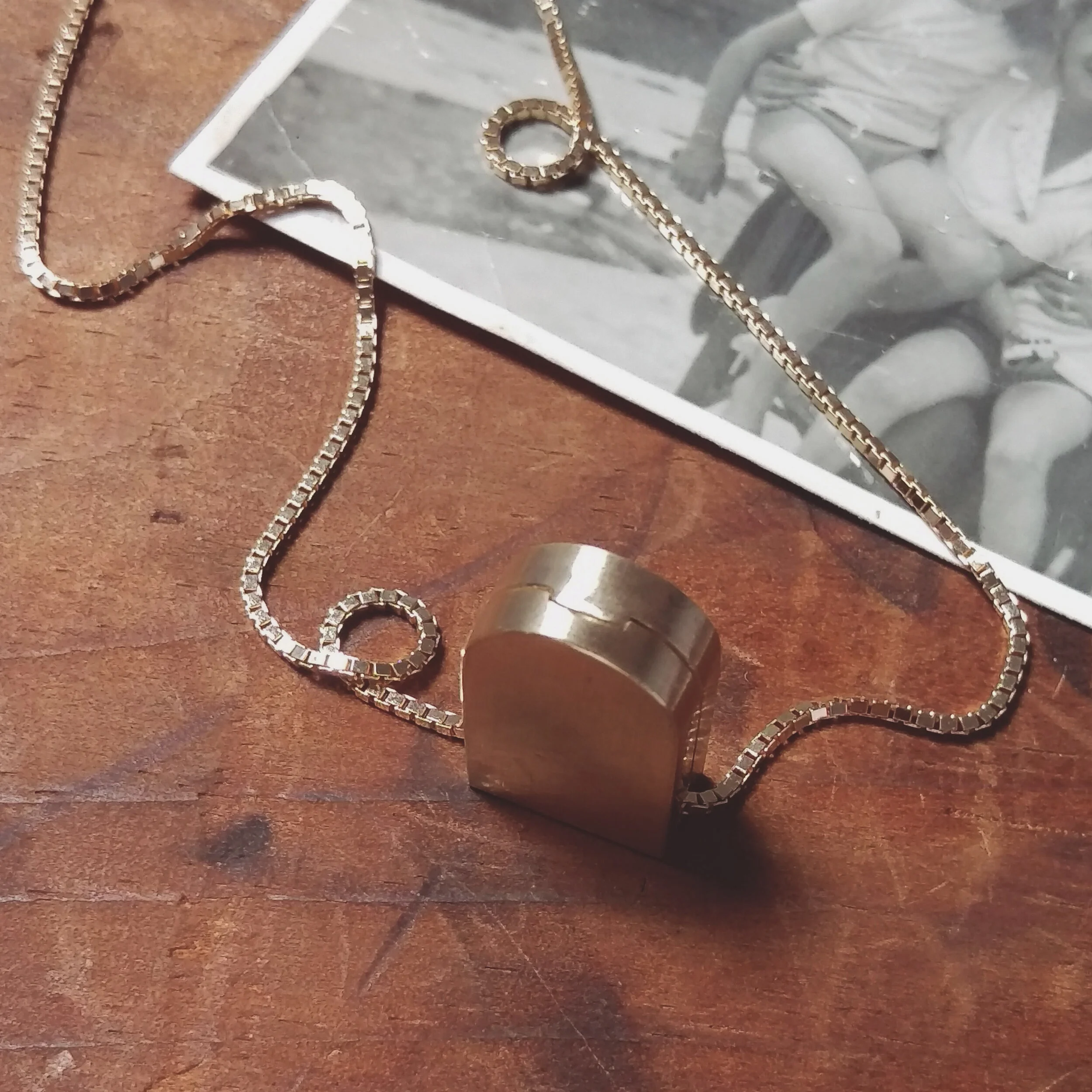 72 BauhLocket2.jpg
