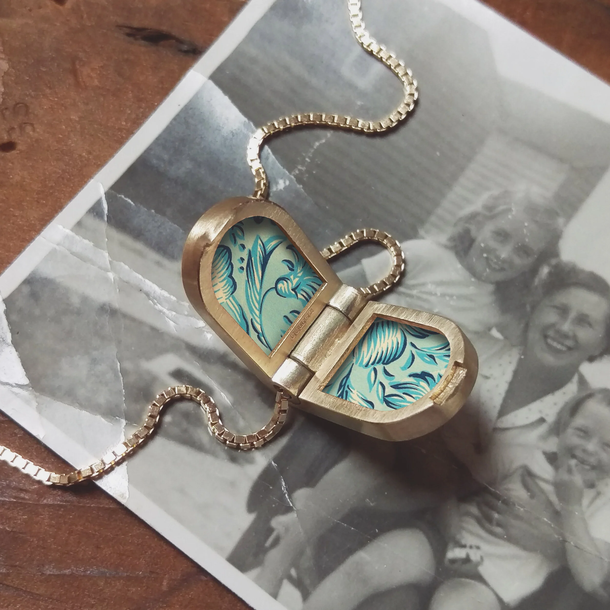 72 BauhLocket3.jpg