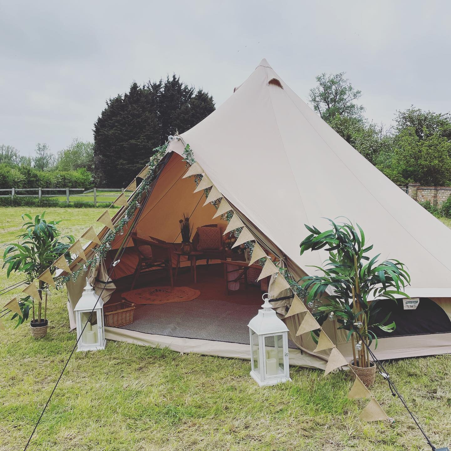 Last weekend was our first bell tent of the season. This special bell tent was set up for the bride and grooms wedding night, congratulations 👰&zwj;♀️🤵