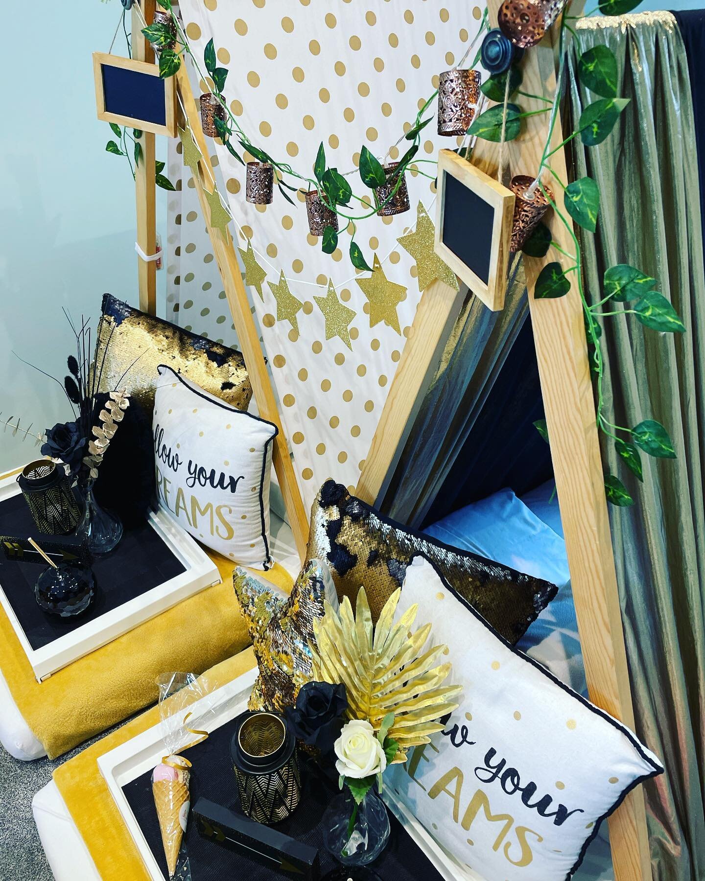 Our last set up of last weekend was our &lsquo;glitz and glam&rsquo; themed sleepover teepees for birthday girl Eleanor&rsquo;s delayed birthday celebrations&hellip; 🖤💛🖤💛🖤