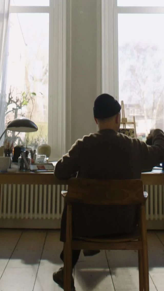 ✨ Kurkistus Oriben tämän vuoden upeaan Holiday-kokoelmaan ✨
Tämänvuotiset lahjapakkaukset ovat poikkeuksellisen hienot – kuosit on suunnitellut suomalainen huipputaidelija Kustaa Saksi. Hienostuneet yksityiskohdat ja taidoka