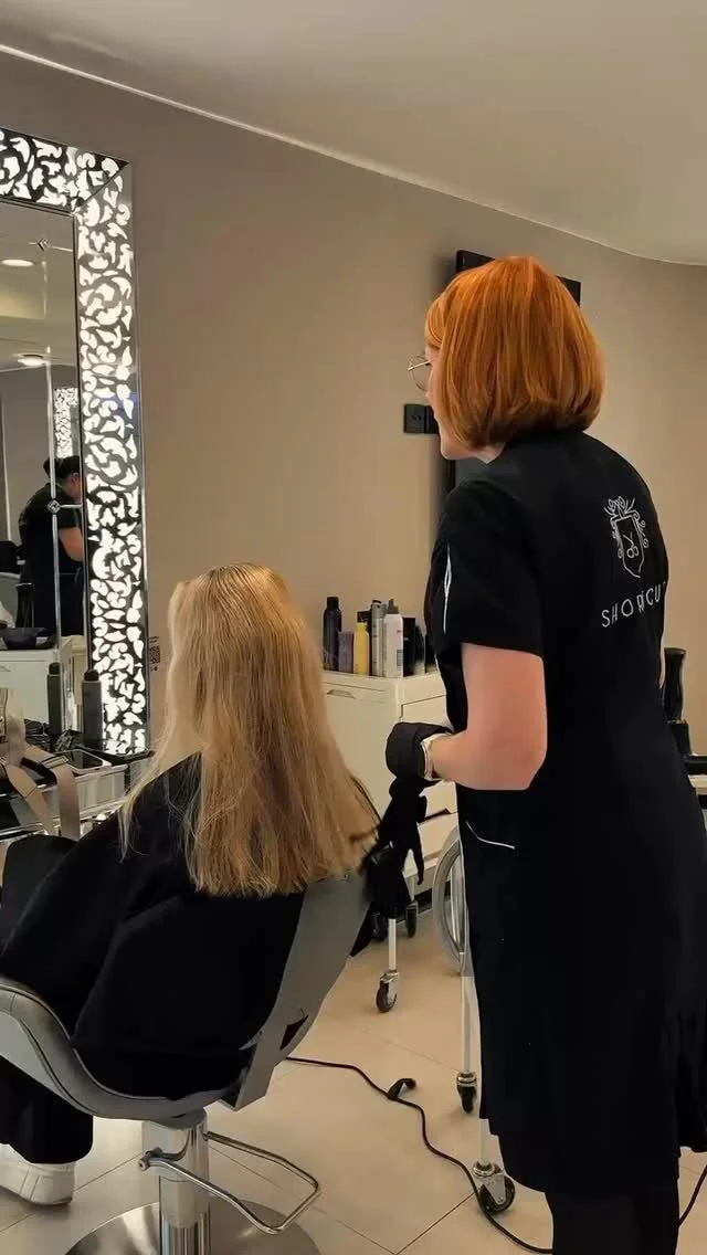 Näin meillä Shortcut CLASSICissa päivät menevät asiakkaiden parissa 🥰 
Sydämellinen kiitos kaikille pitkäaikaisille kanta-asiakkaillemme. Teidän tukenne ja luottamuksenne merkitsee meille enemmän kuin sa