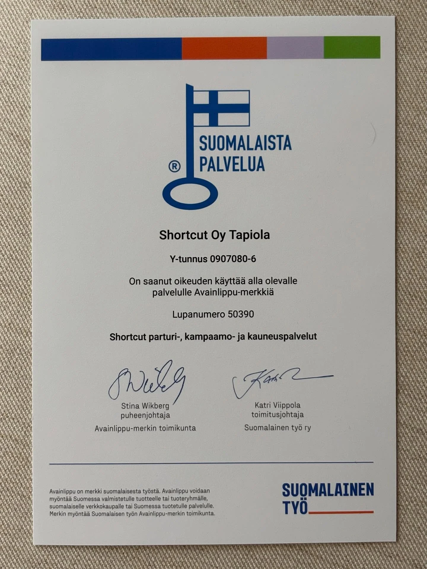 Shortcutille my&ouml;nnettiin Suomalaisen Ty&ouml;n sertifikaatti 💙🤍 #vainparastahiuksillesi