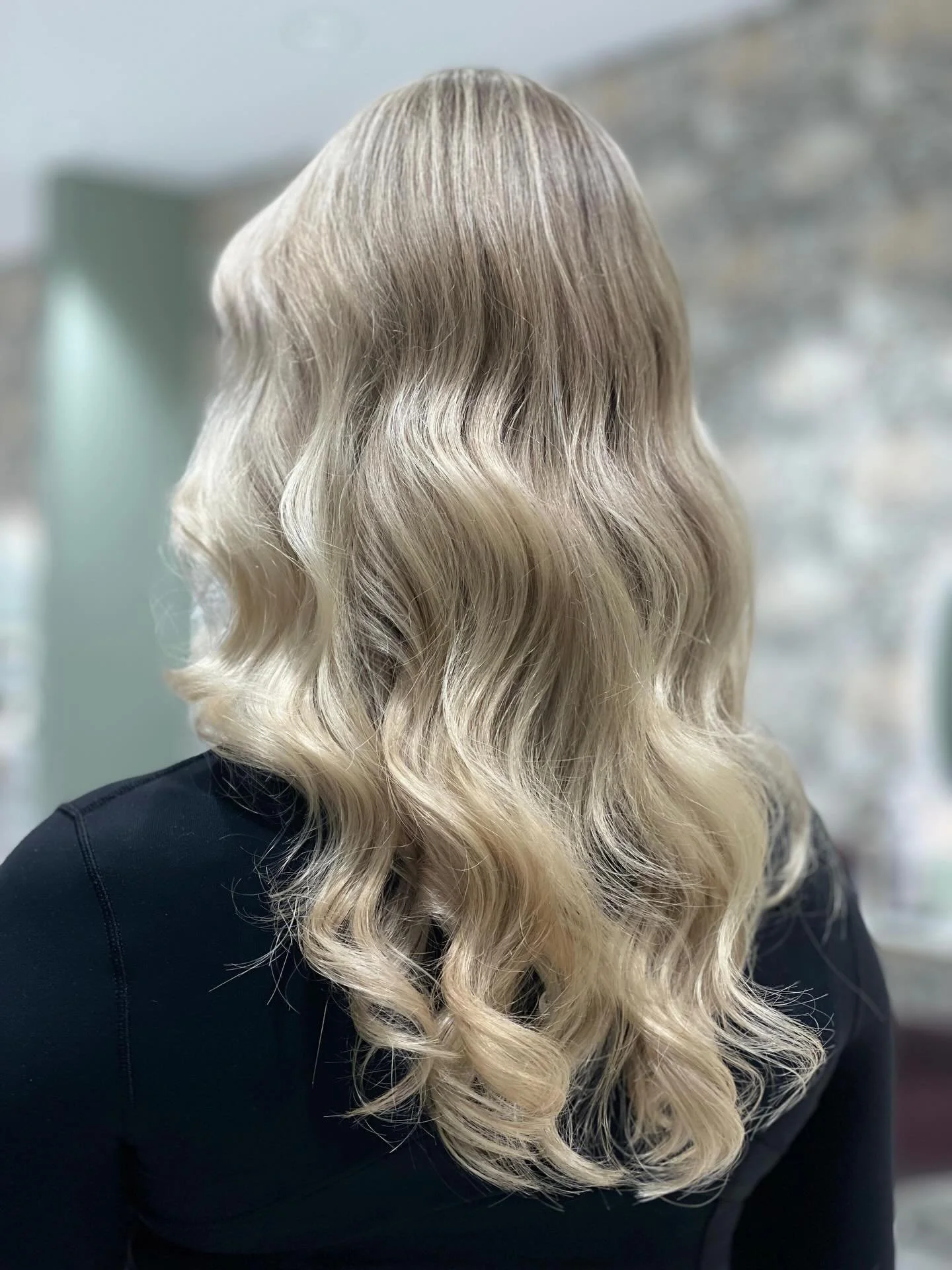 Kev&auml;t on t&auml;ynn&auml; persoonallisia vaalennuksia.
T&auml;m&auml;n luonnollisen vaalennuksen toteuttanut Elena!

#kampaamopunavuori #vaalennus #kampaamohelsinki #vainparastahiuksillesi #vaalennushelsinki