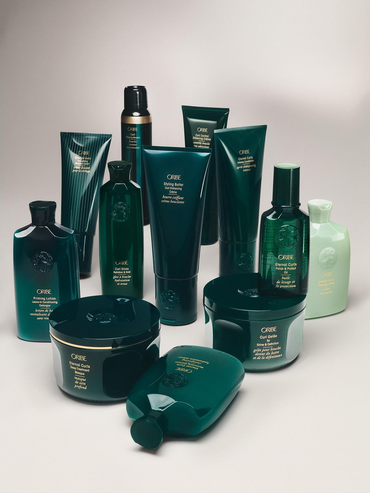 Tutustu uuteen Eternal Curls -perheeseen ✨
Aiemmin tunnettu nimell&auml; Moisture &amp; Control &ndash; sama rakastettu sis&auml;lt&ouml;, nyt uudistettuna ja entist&auml;kin upeampana!

UUTUUS: Polish &amp; Protect Oil ✨
Silikoniton sekoitus 17 kasv