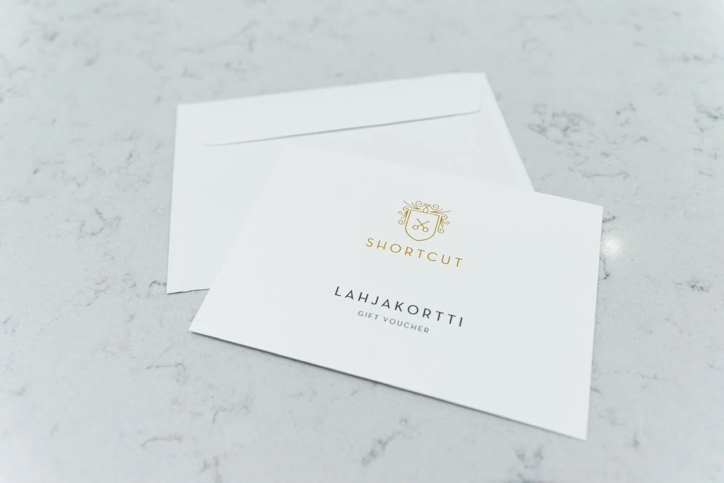 Yst&auml;v&auml;np&auml;iv&auml; on enemm&auml;n kuin kukkia ja tavaraa.
Se on hetki pys&auml;hty&auml; ja antaa toiselle hyv&auml;&auml; oloa. 💗

Shortcutin lahjakortti on lahja, joka tuntuu &ndash;
hemmottelua, hyvinvointia ja hetki vain itselle.
