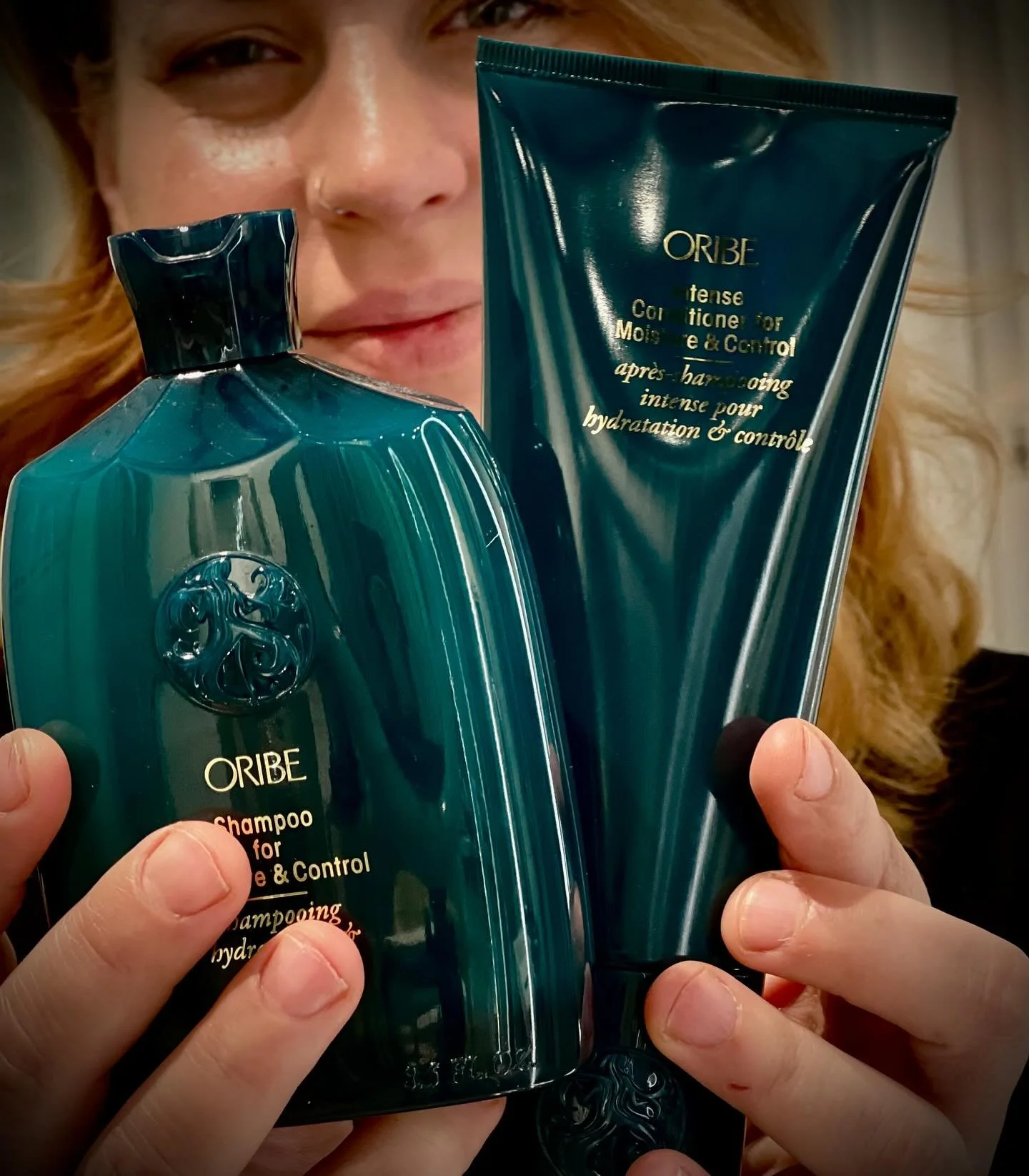 Meid&auml;n SUOSIKIT muotoilu- ja hoitotuotteista

Sallan suosikki:
ORIBE MOISTURE &amp; CONTROL shampoo ja conditioner

&rdquo;Luksusta arjen keskelle. Oriben moisture &amp; control antaa nimens&auml; mukaista tehokasta kosteutusta ja hallittavuutta