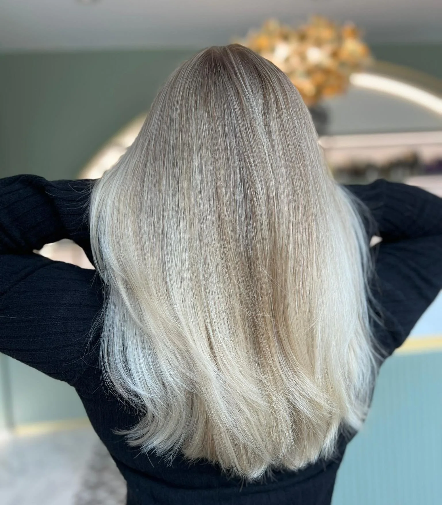 Nyt meill&auml; tehd&auml;&auml;n vaalennuksia Shortcutissa! 🤩
T&auml;m&auml; palvelu: Erikoisvaalennus extrapitk&auml;t hiukset ✨

Palvelemme l&auml;pi kes&auml;n, tervetuloa Telakkakadulle!

#kampaamopunavuori #erikoisvaalennusty&ouml;t #vaalennus