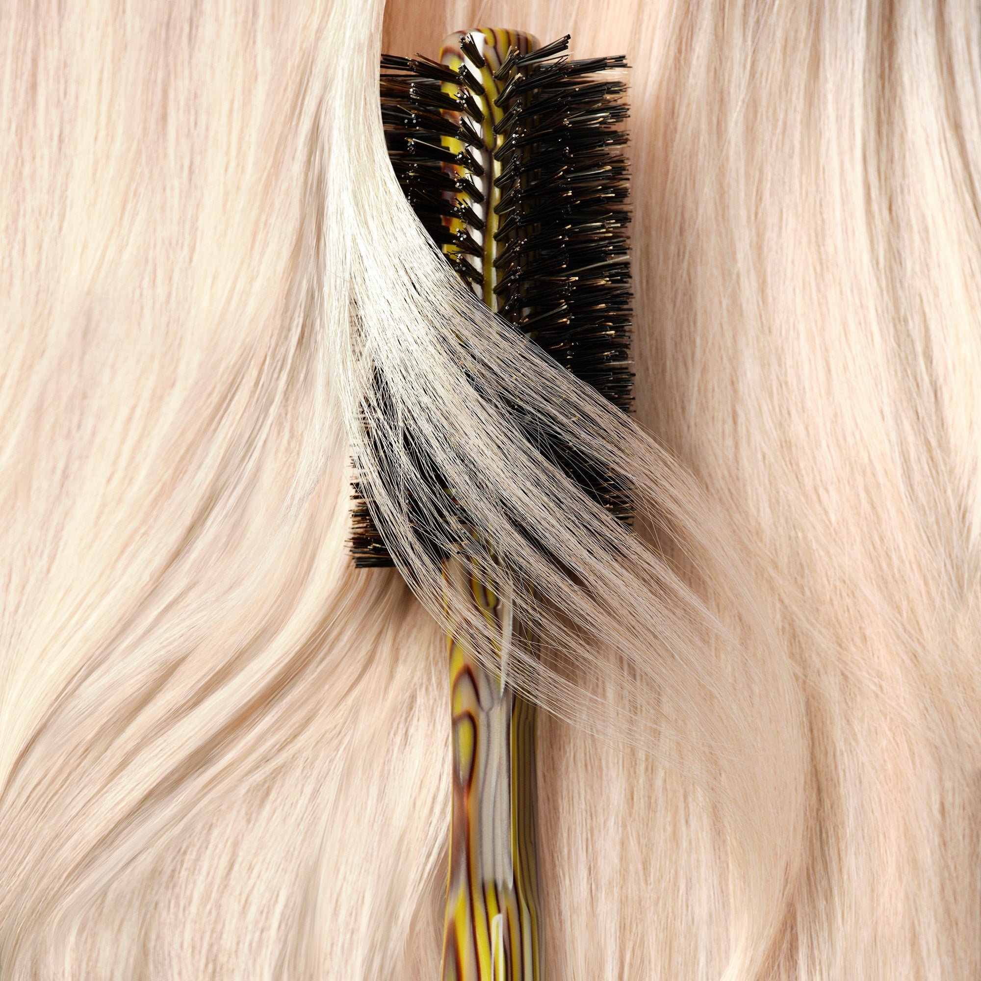 Oribe Resin Medium Round Brush
