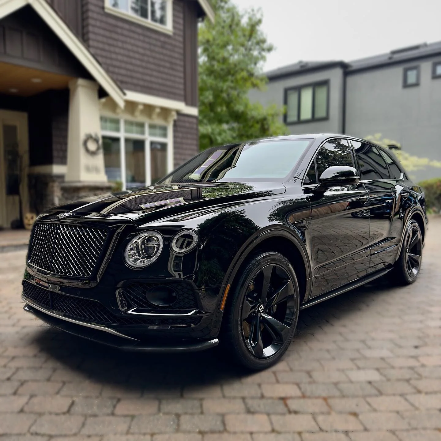 Beautiful Bentley takes advantage of luxury detailing 😎
—————————
#autodetailing #detailing #cardetailing #carwash #carcare #ceramiccoating #detailersofinstagram #detailingworld #paintprotection